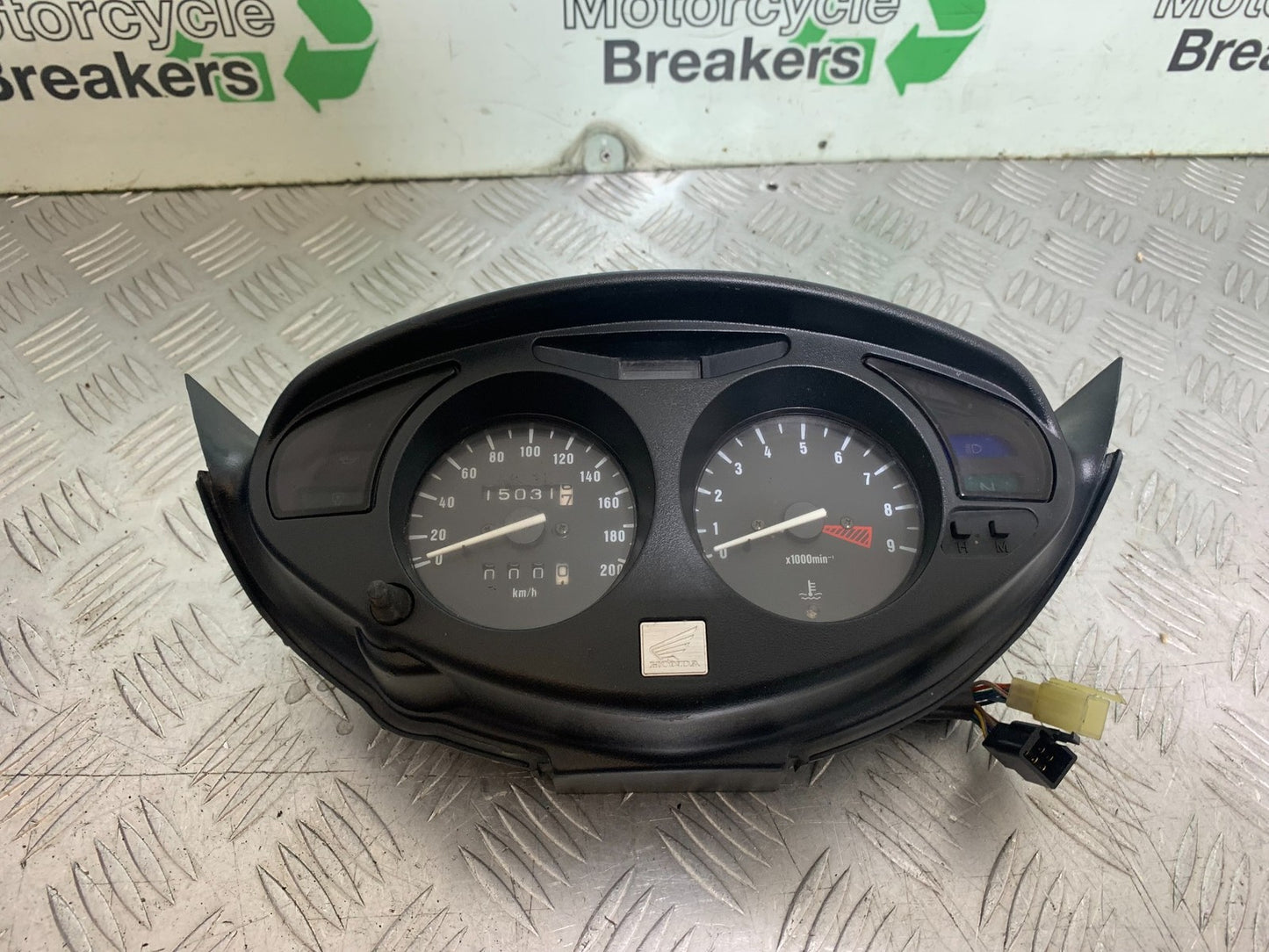 HONDA NT650 V DEAUVILLE CLOCKS SPEEDO DASH  (15,031 MILES)YEAR 1998-01(CMB1320)