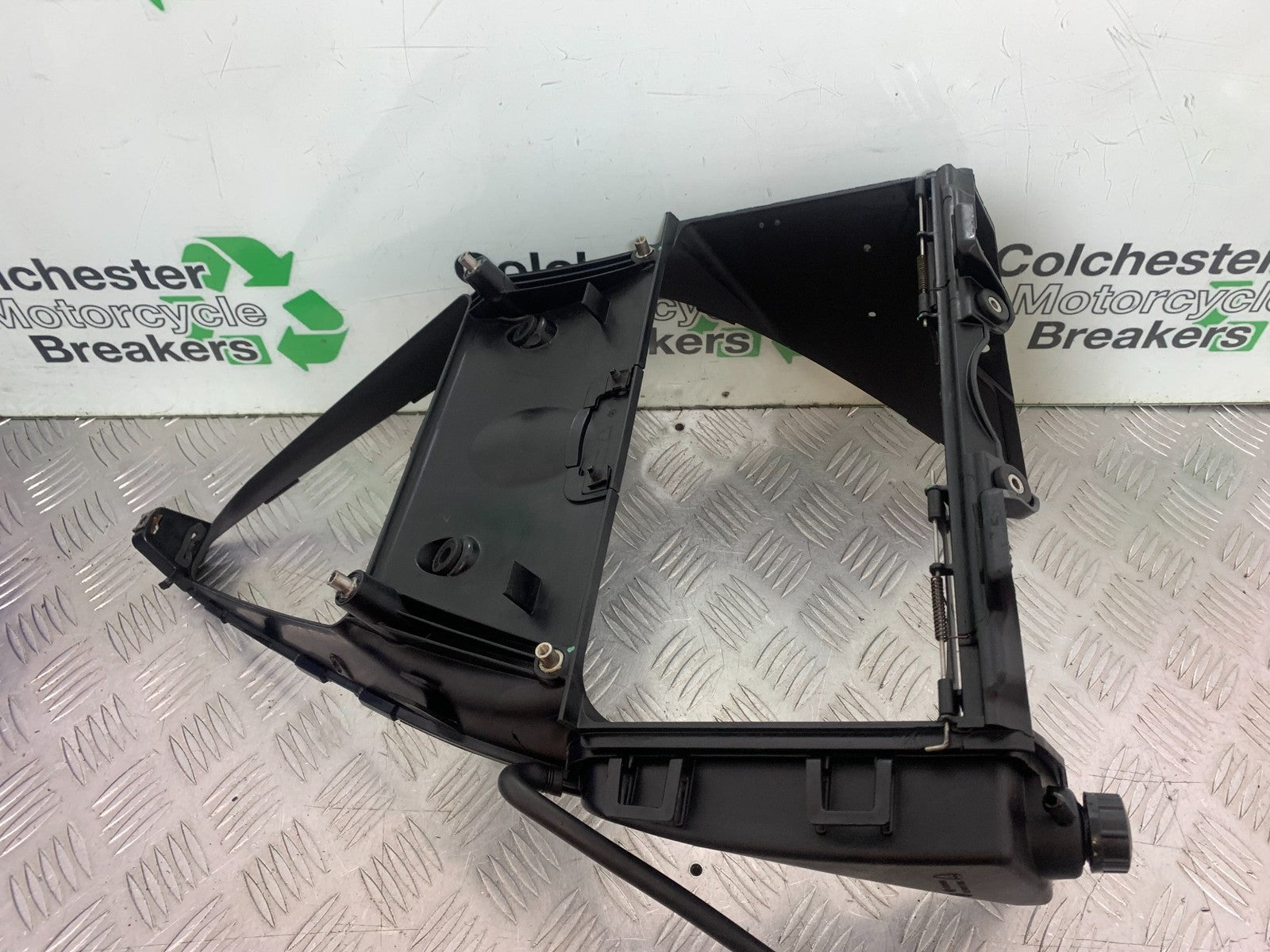 DUCATI 1299 PANIGALE FAIRING V PIECE COOLANT BOTTLE  YEAR 2016 (CMB 1187)