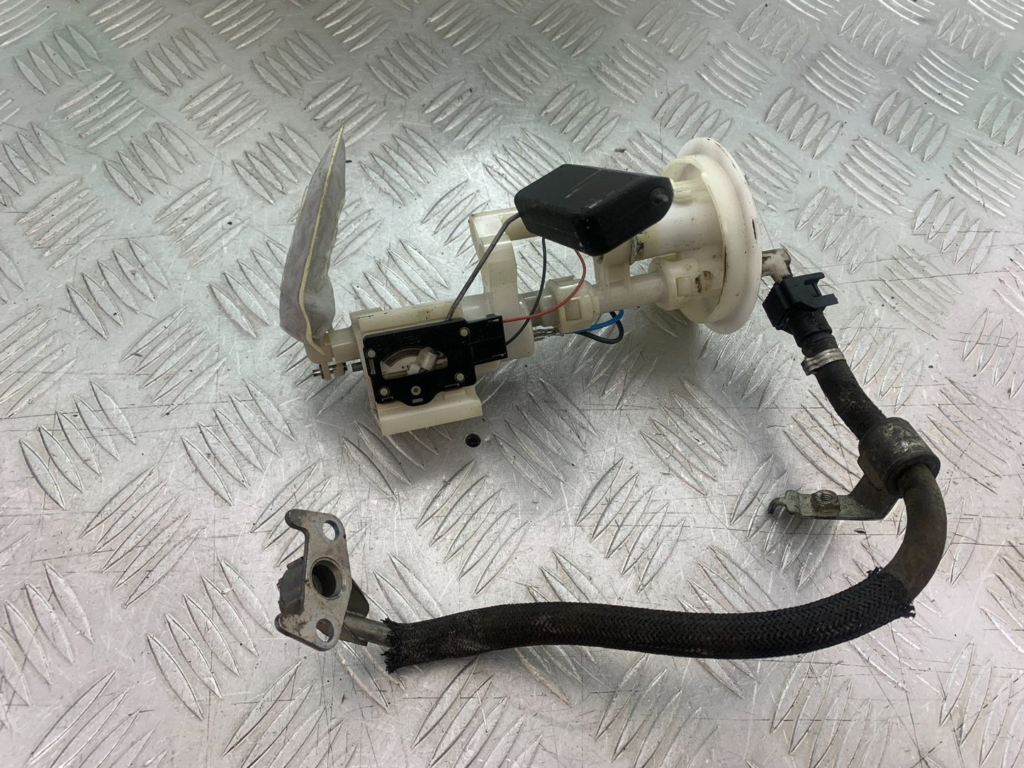 SUZUKI AN 200 UH 200 PETROL PUMP   YEAR 2007-2009 (CMB1256)