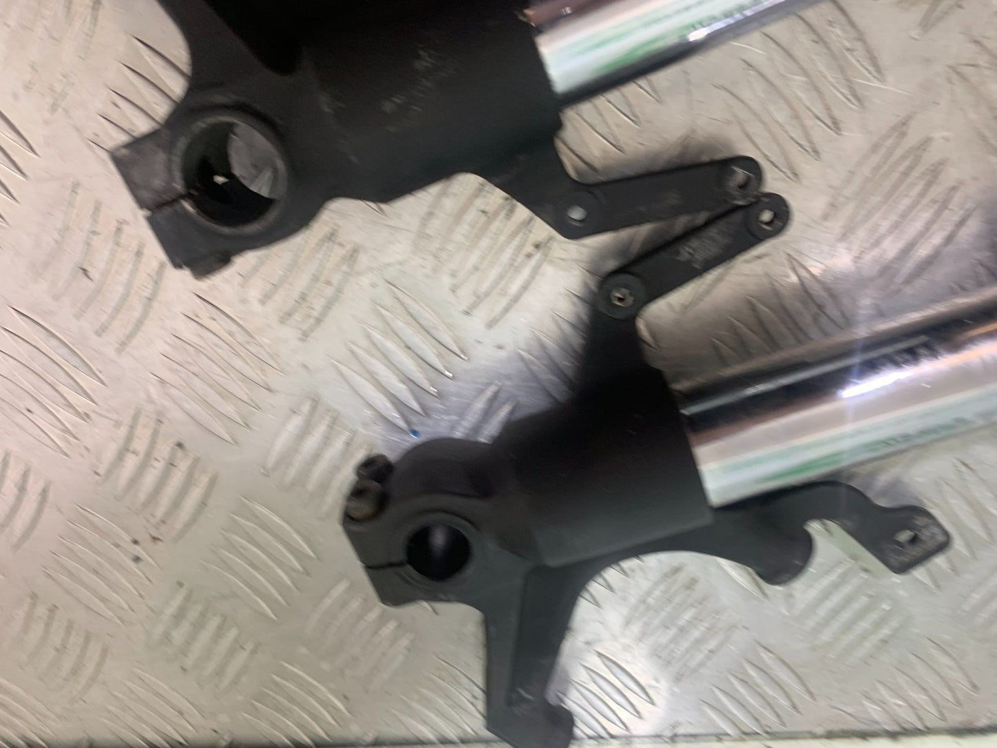 YAMAHA YZF R1 14 B BIG BANG FORKS  2009-14 (CMB1175)