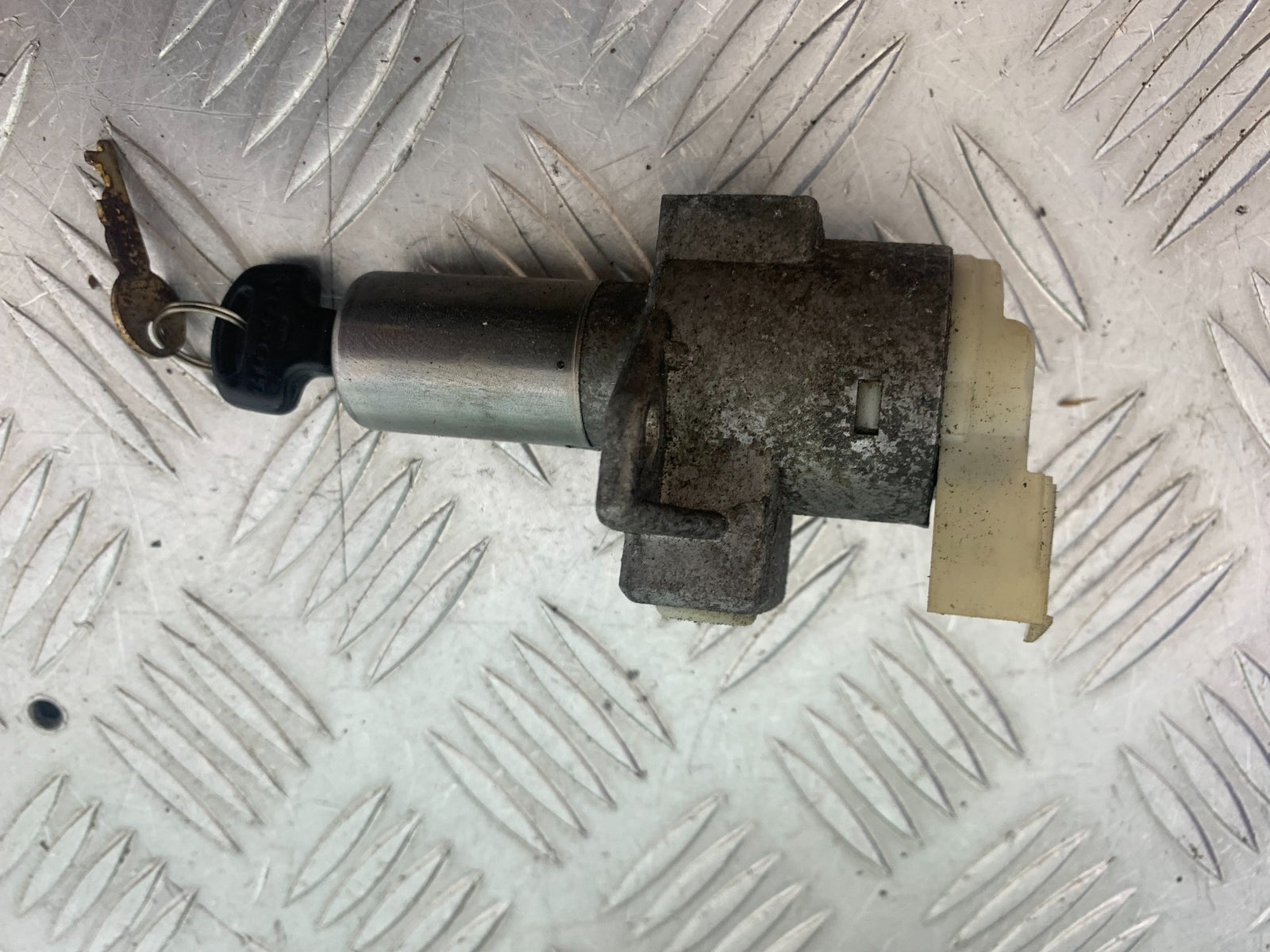 HONDA CX500 CX 500 IGNITION SWITCH AND KEY   YEAR 1978 1981 (CMB1137)