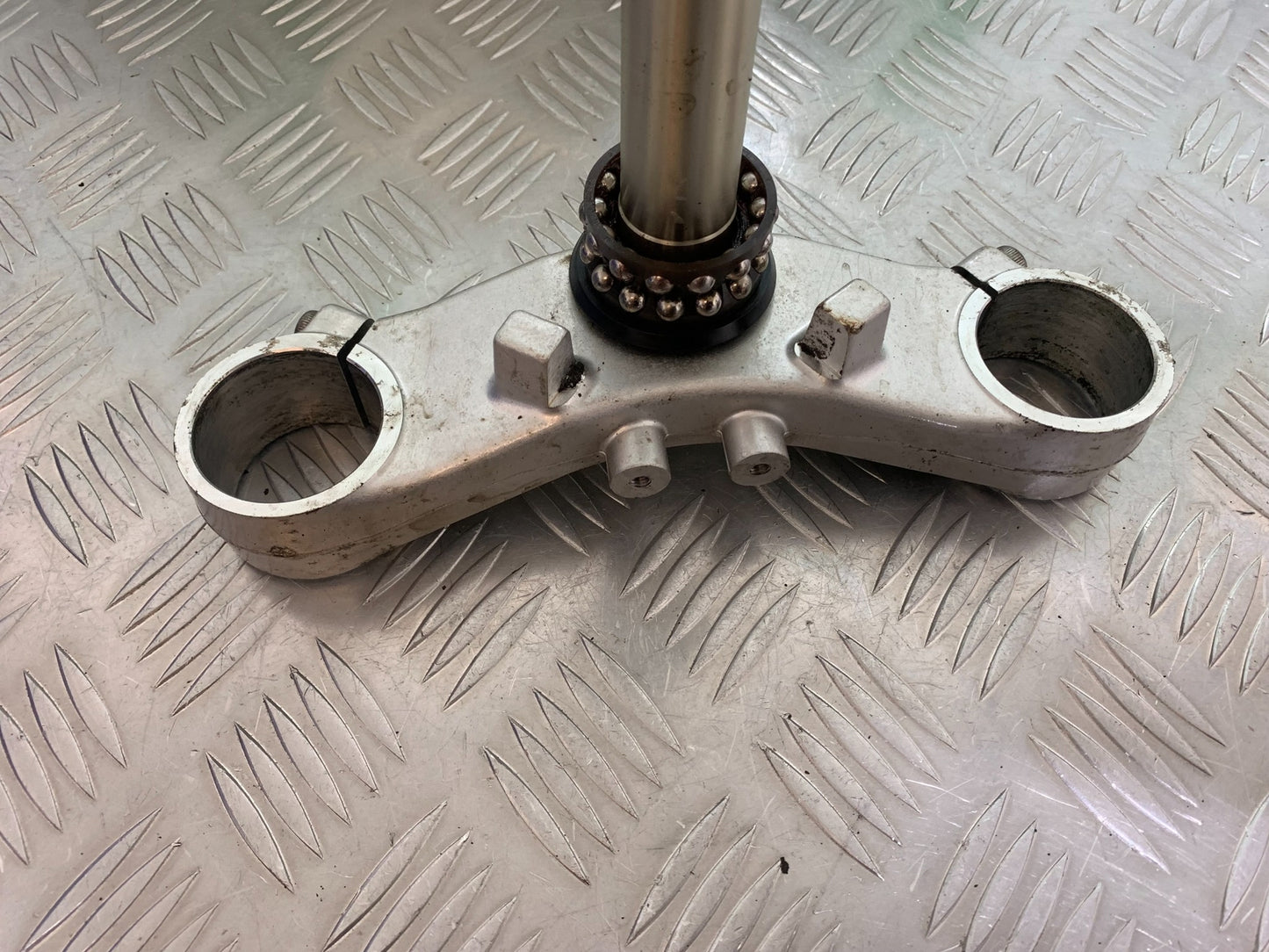 YAMAHA FJR1300 FJR 1300 BOTTOM YOKE YEAR 2001-05 (CMB1005)