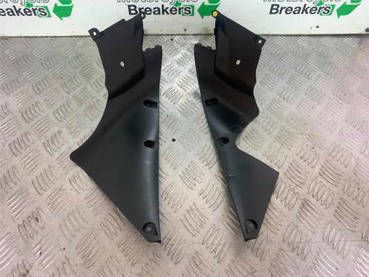 YAMAHA YZF R1 14 B BIG BANG LEFT & RIGHT INNER INFILLS   2009-14 (CMB1175)