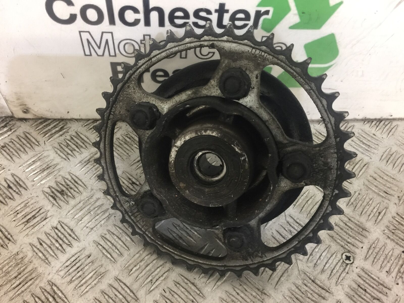 HONDA CB900 CB 900 HORNET SPROCKET CARRIER YEAR 2002 STOCK 395