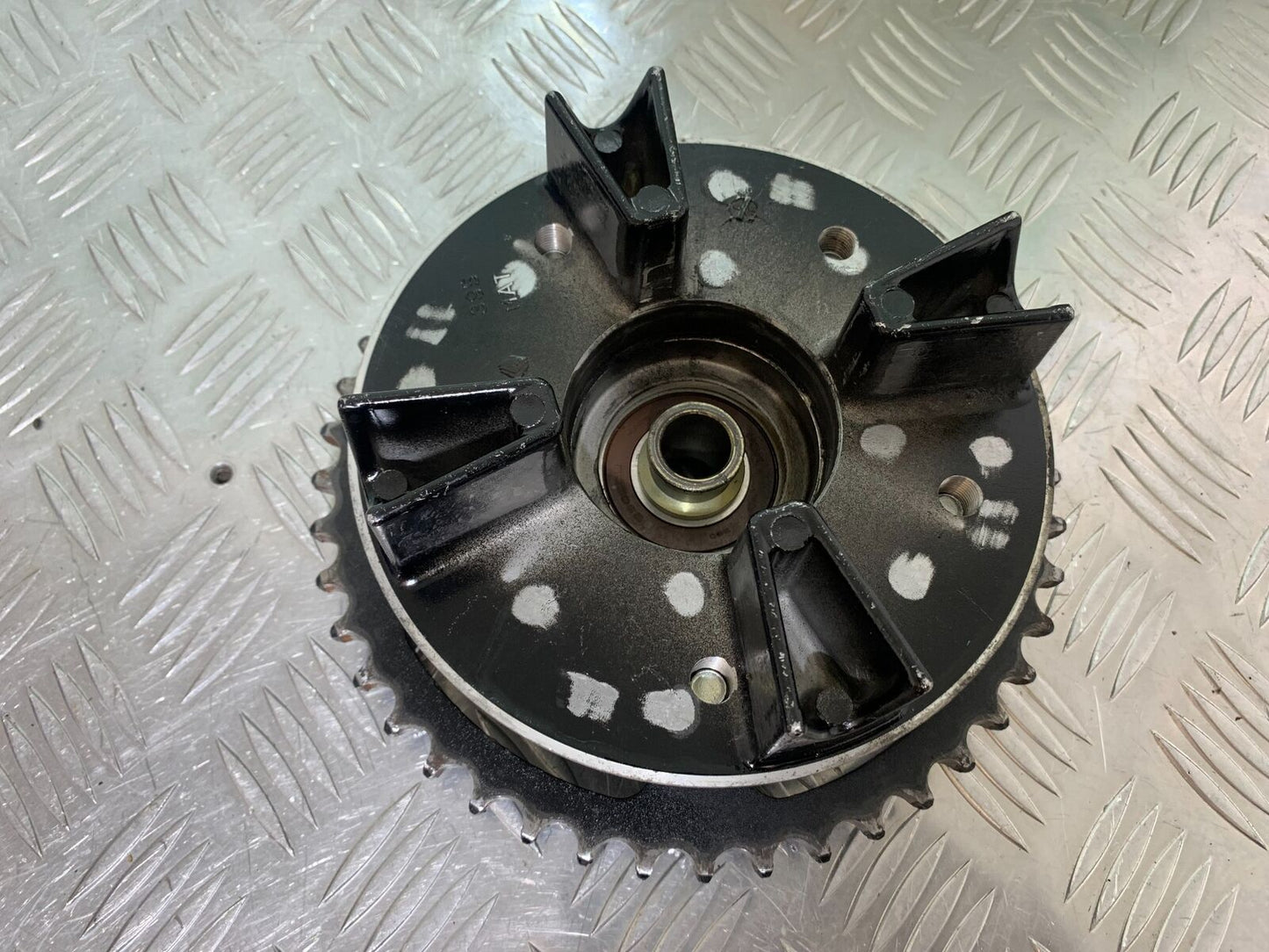 HONDA CBR1100 BLACKBIRD SPROCKET CARRIER  YEAR 1996-1998 (CMB1017)