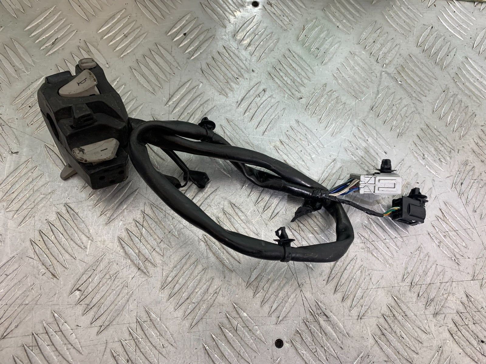 HONDA NC700 X LEFT SWITCH GEAR  YEAR 2012-2014 (CMB1327)