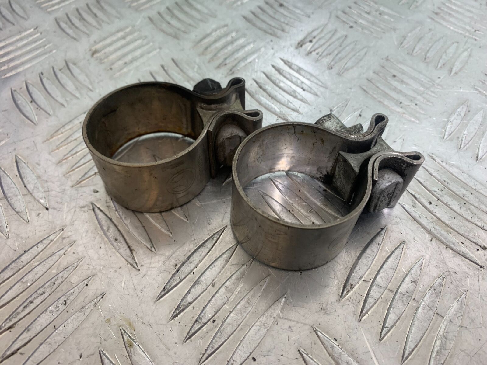 HARLEY DAVIDSON XL883 N IROD 3 X EXHAUST CLAMPS  YEAR 2020  (CMB1116)
