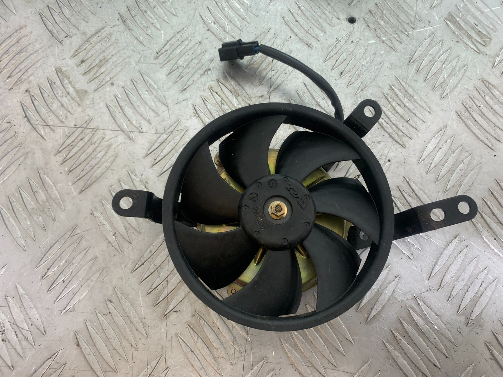 YAMAHA YZF R1 RADIATOR FAN   YEAR 2004-2006 (CMB1155)