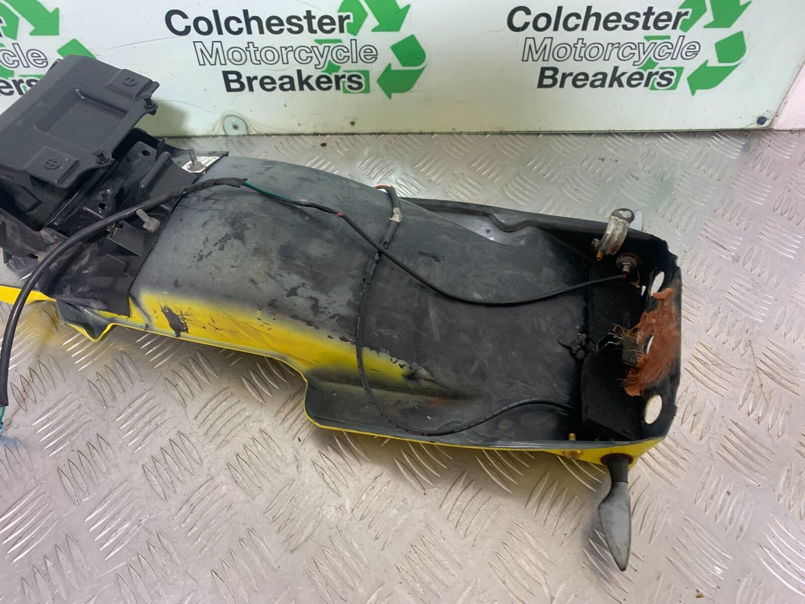 HONDA CBR600 CBR 600 F UNDERTRAY   YEAR 2000-2003(CMB1091)