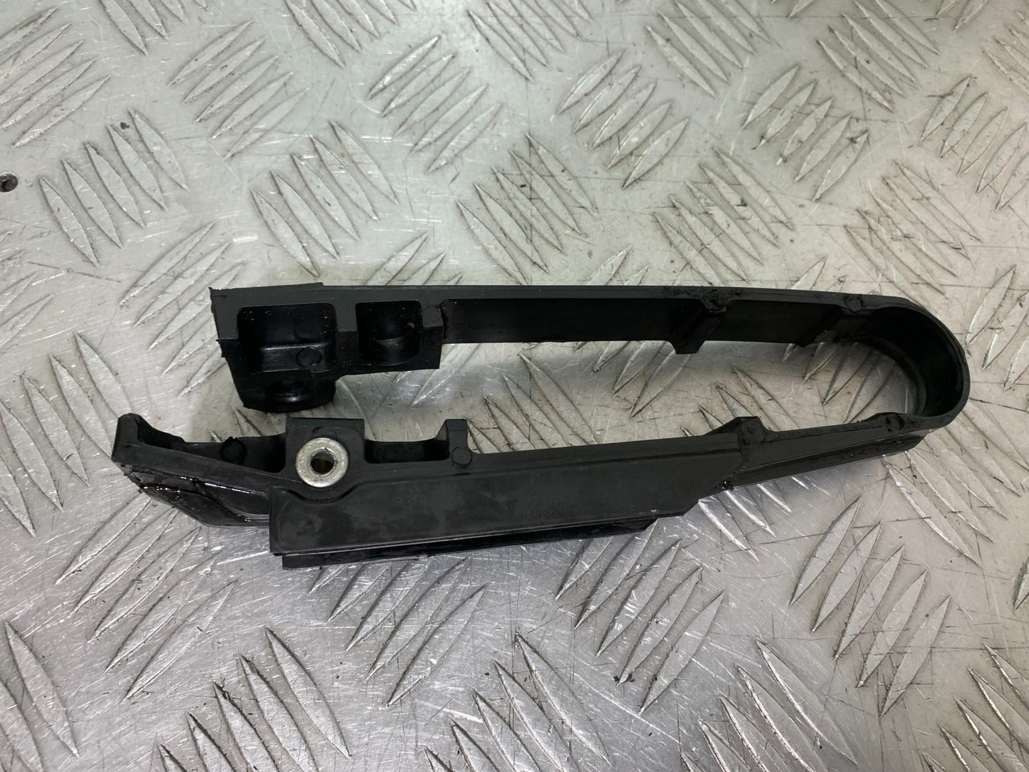 KTM DUKE 390 CHAIN GUIDE YEAR 2017- 2023 (CMB1314)