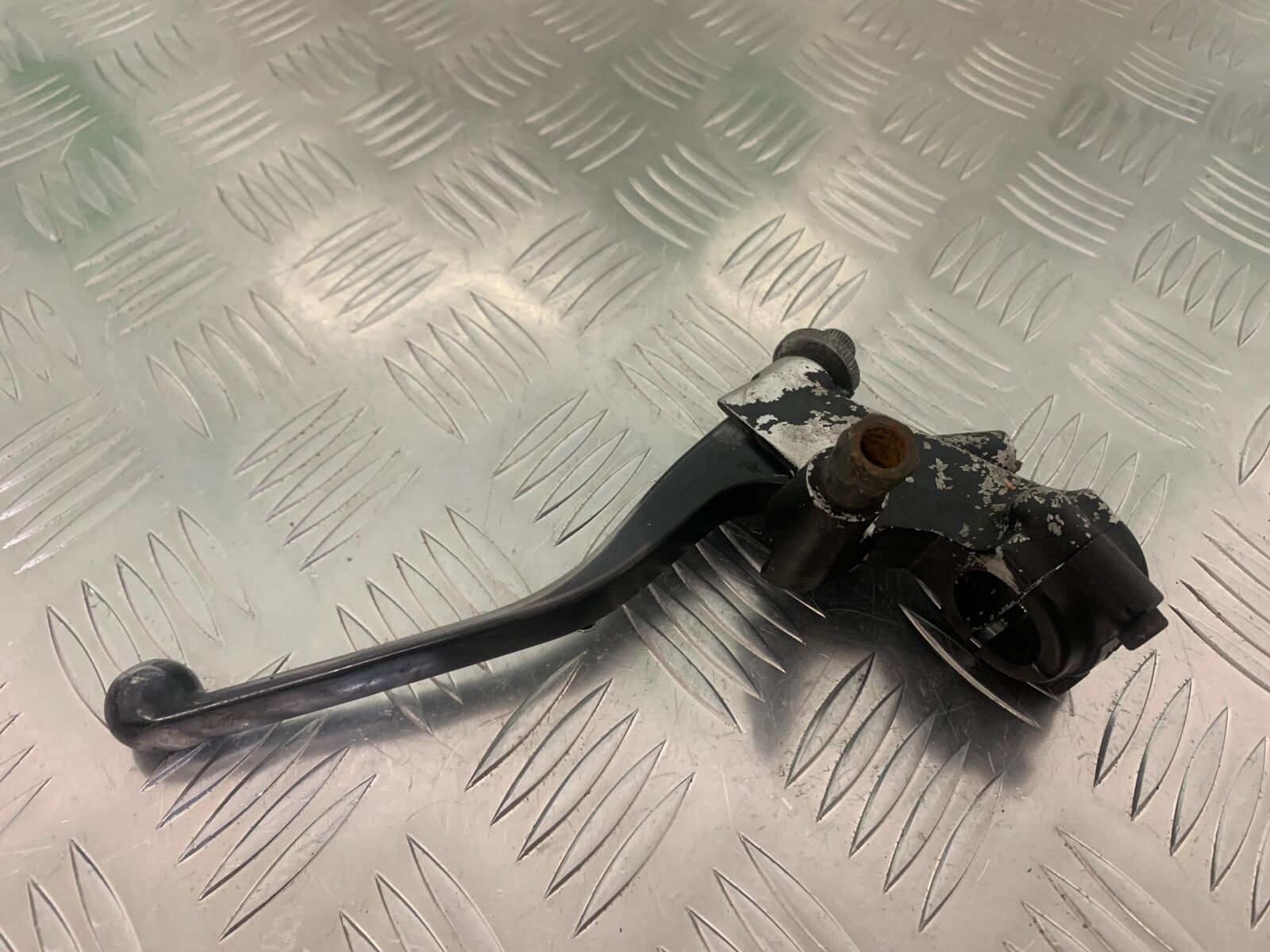 HONDA CB350 S CB 350 S CLUTCH LEVER AND BRACKET  YEAR 1986-1990 (STOCK 948)
