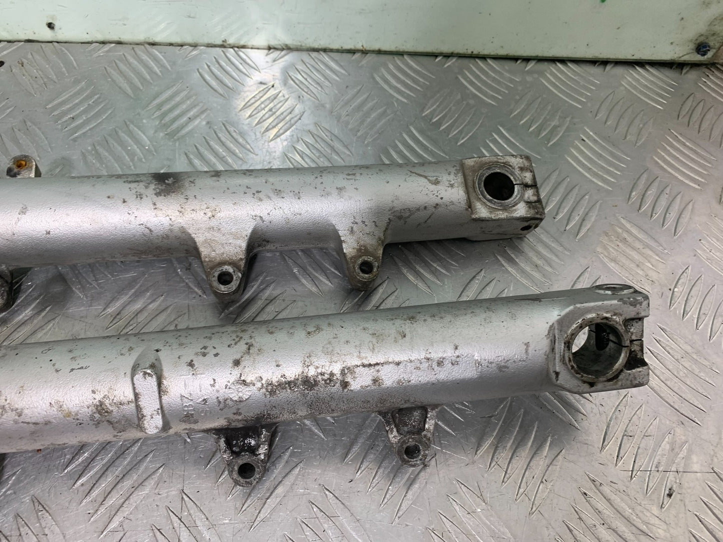 HONDA CB600 CB 600 HORNET FORKS  YEAR 1998-2002 (CMB1297)