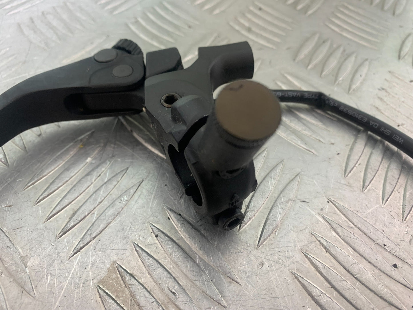 KTM 790 DUKE CLUTCH LEVER AND BRACKET YEAR 2018-2021  (CMB11150)