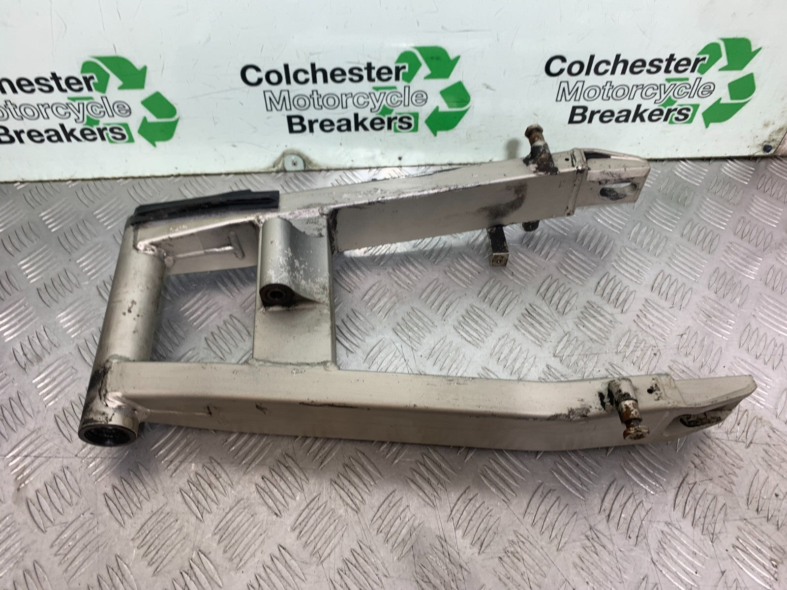KAWASAKI ZX9R ZX9 R SWINGARM  YEAR 1998-1999 (CMB1329)