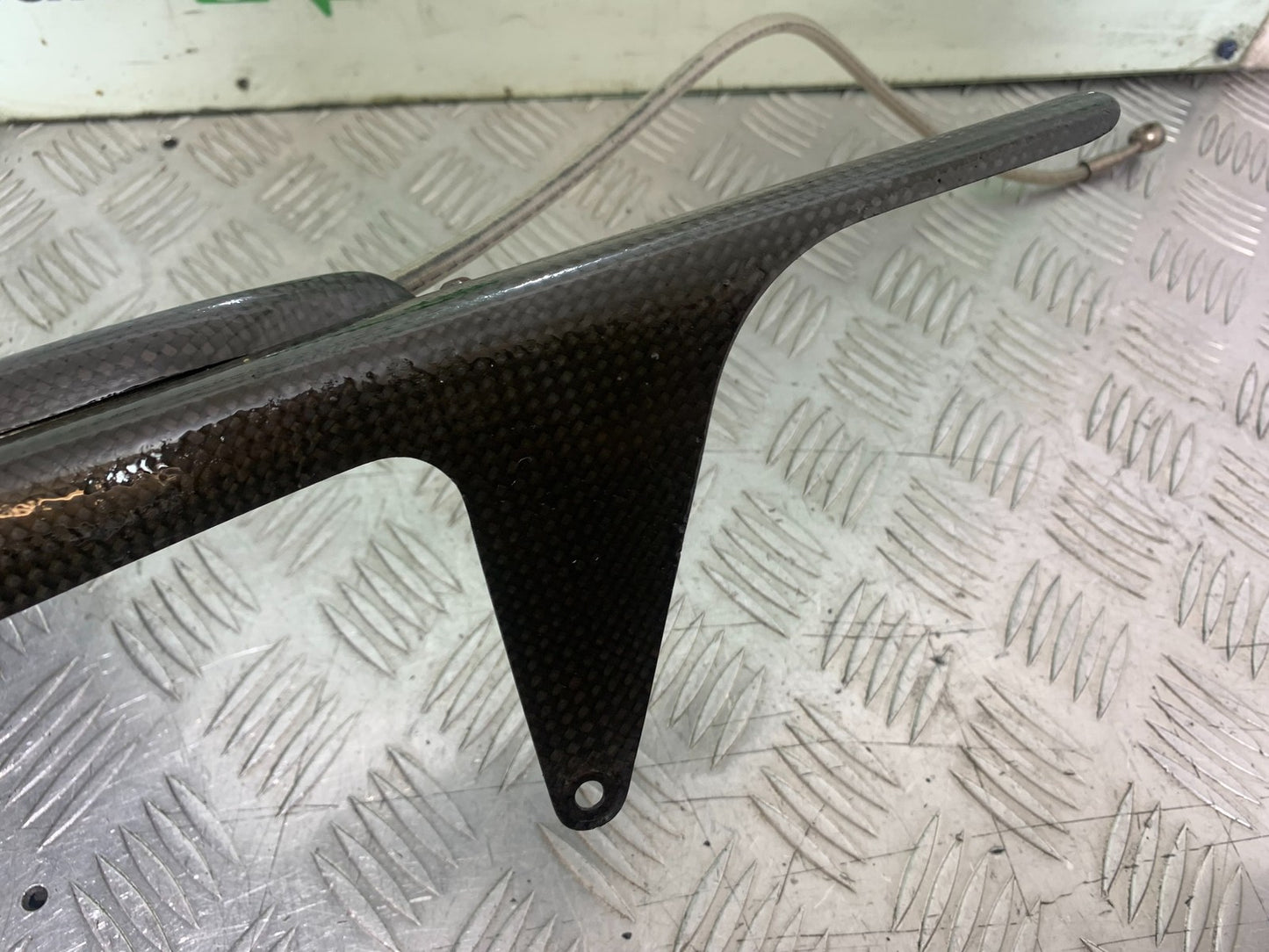 DUCATI 996 SPS 748 916 998 CARBON HUGGER (DAMAGED)  1999-2000 (CMB1209)