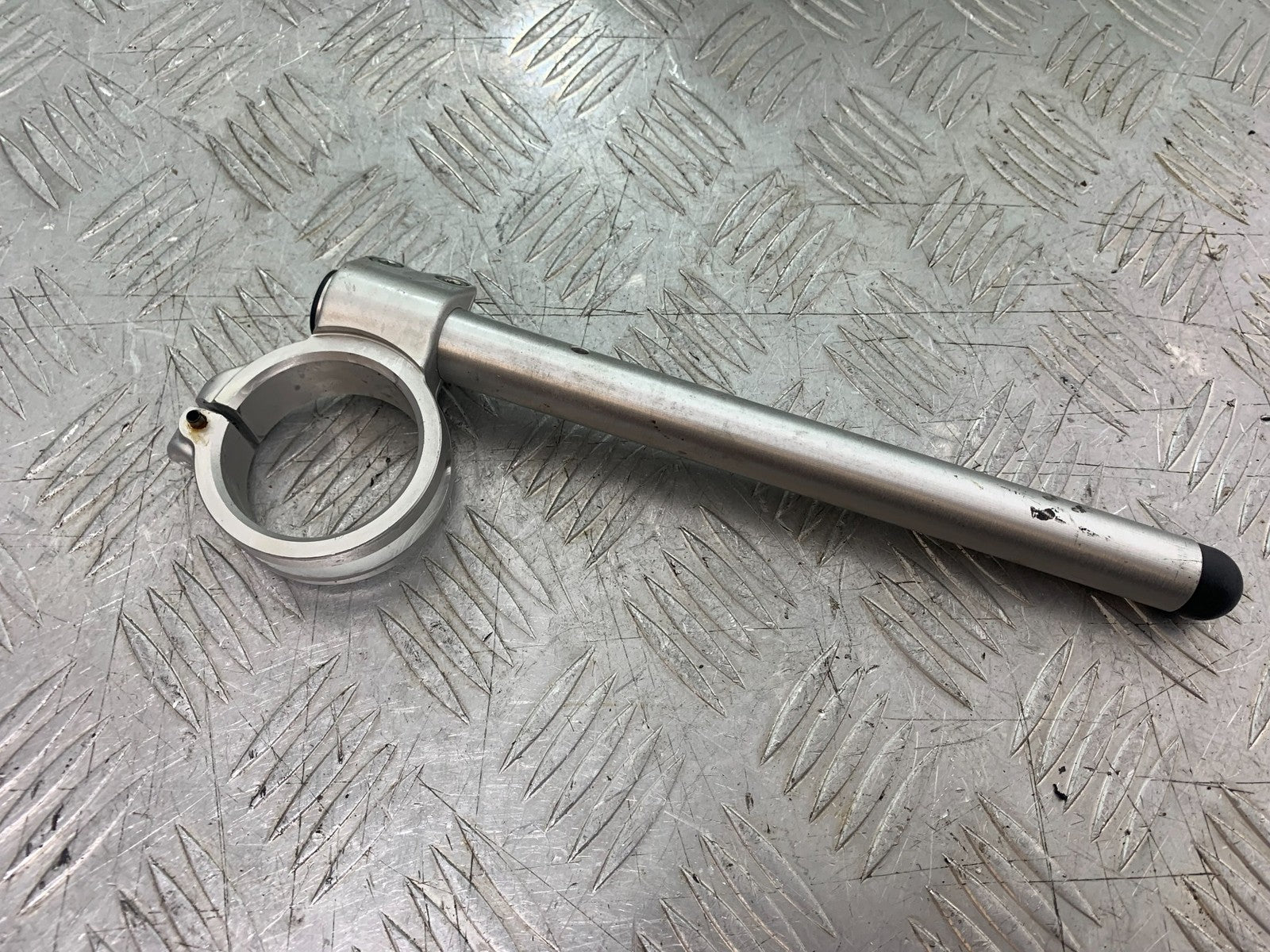 DUCATI 1198 S RIGHT HANDLEBAR   YEAR 2009-2011 (CMB1219)