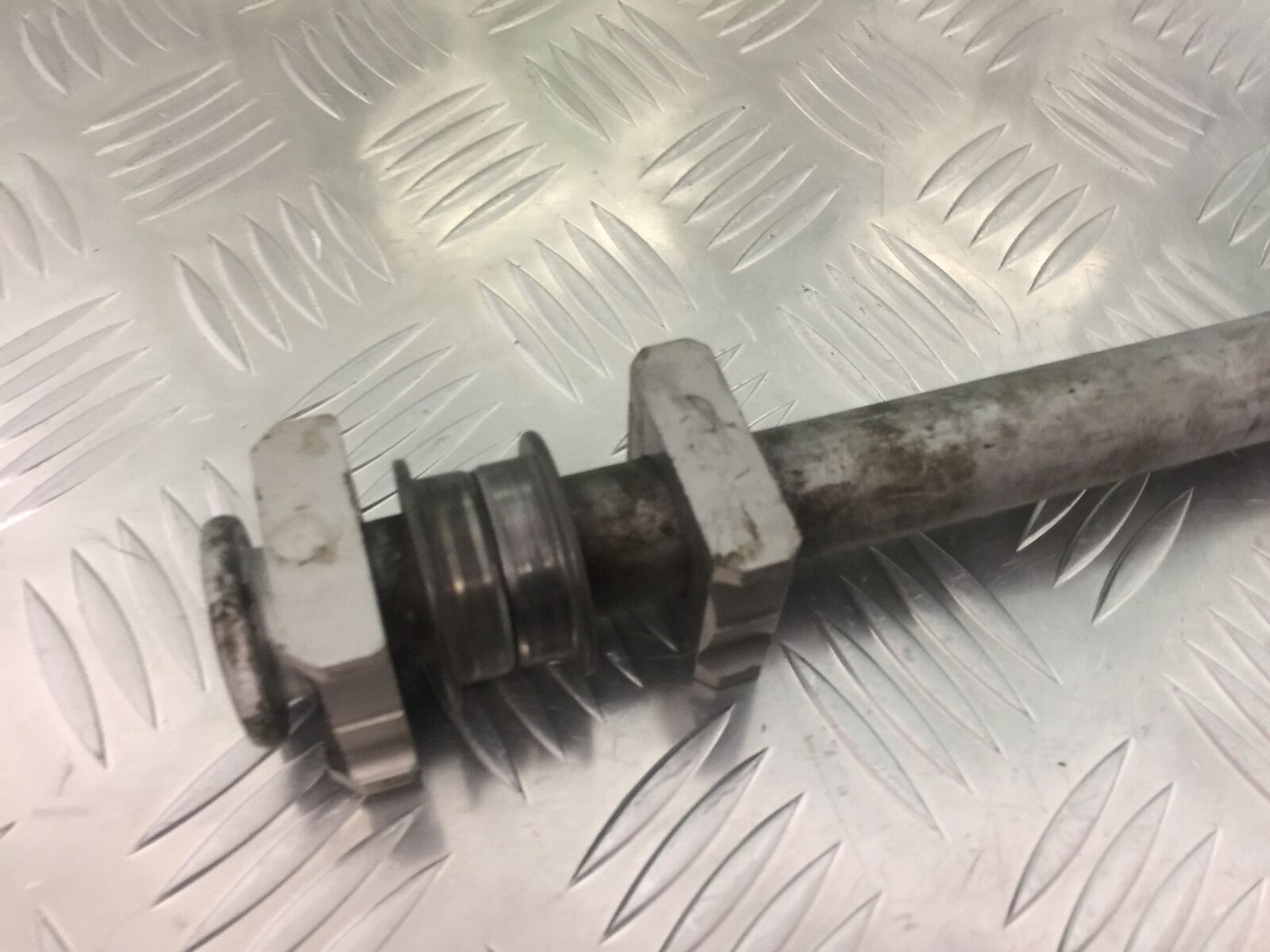 HONDA CBR600 RR REAR WHEEL SPINDLE  YEAR 2005-2006 (STOCK 933)