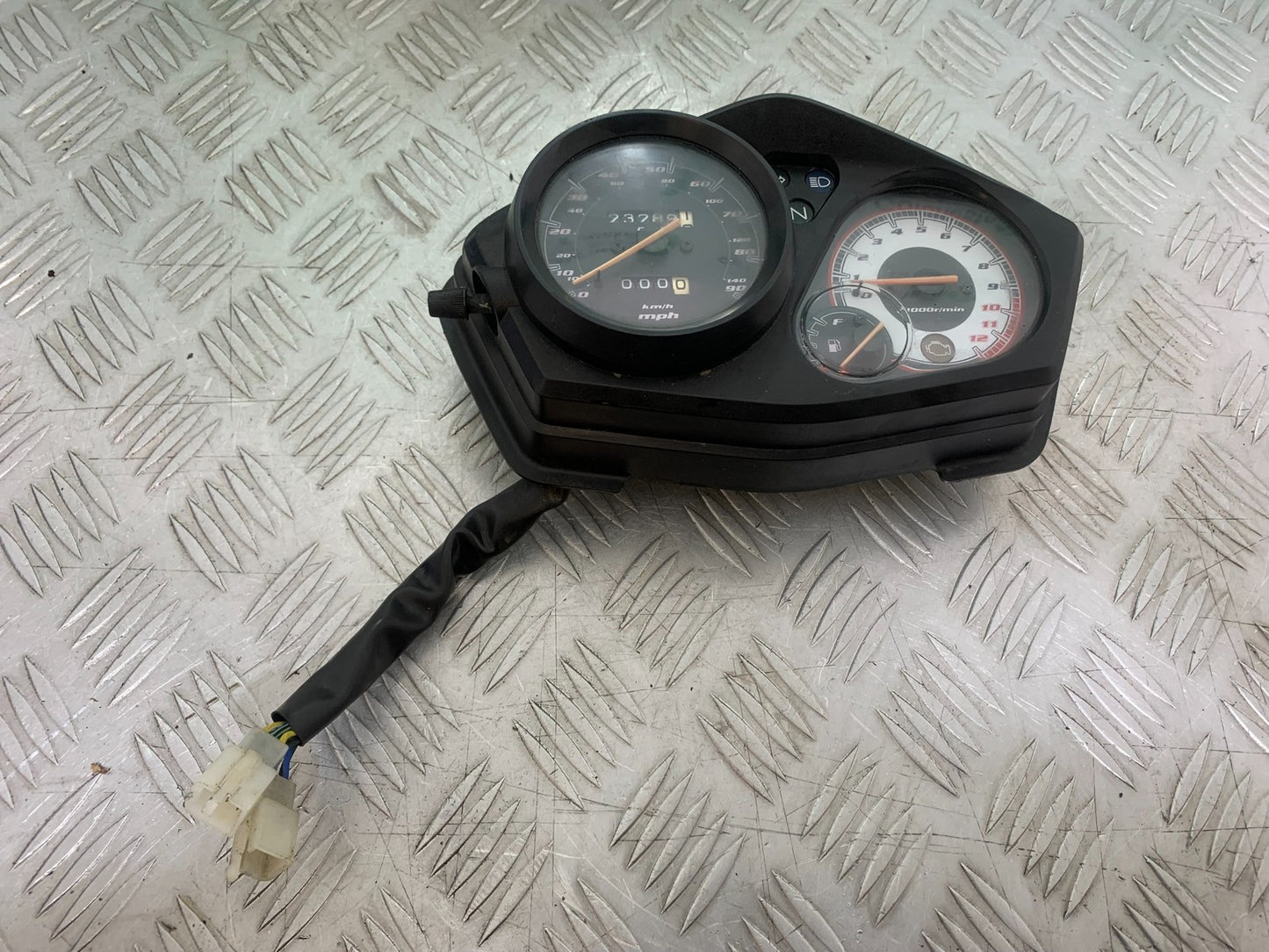 HONDA CBF125 CBF 125 CLOCKS SPEEDO DASH  YEAR 2009-14 (CMB1182)