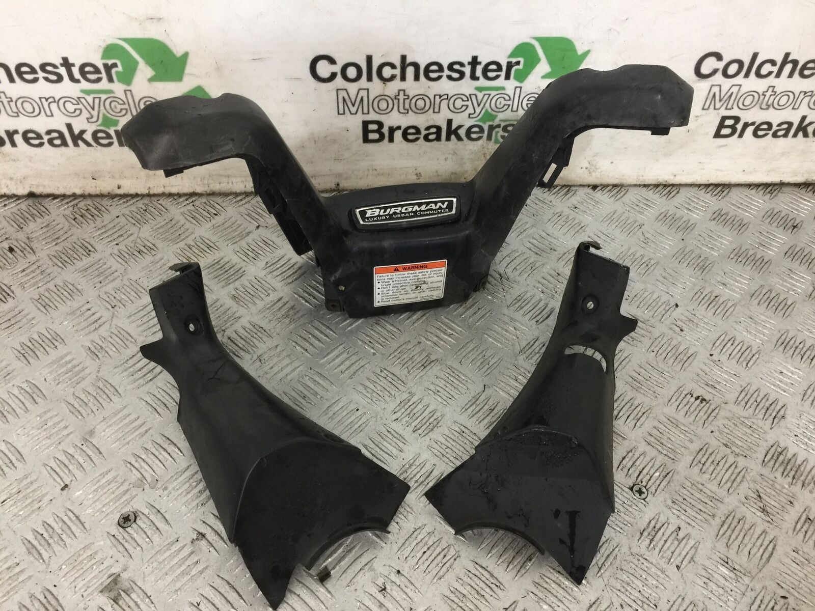 SUZUKI AN 250 BURGMAN HANDLEBAR COVERS YEAR 1999  (STOCK 881)