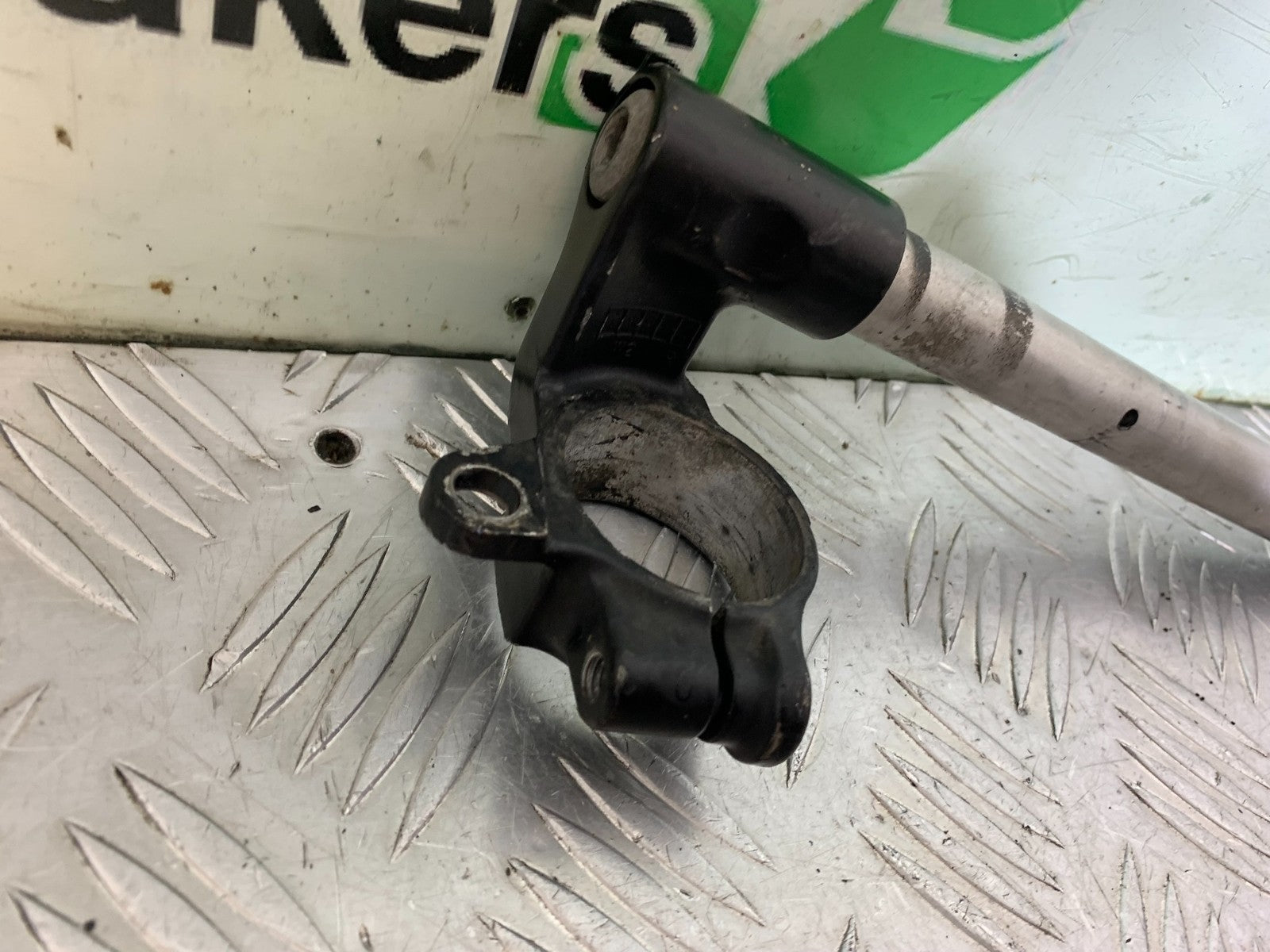 KAWASAKI ZX6R ZX6 J RIGHT HANDLEBAR  YEAR 2000 (CMB1312)