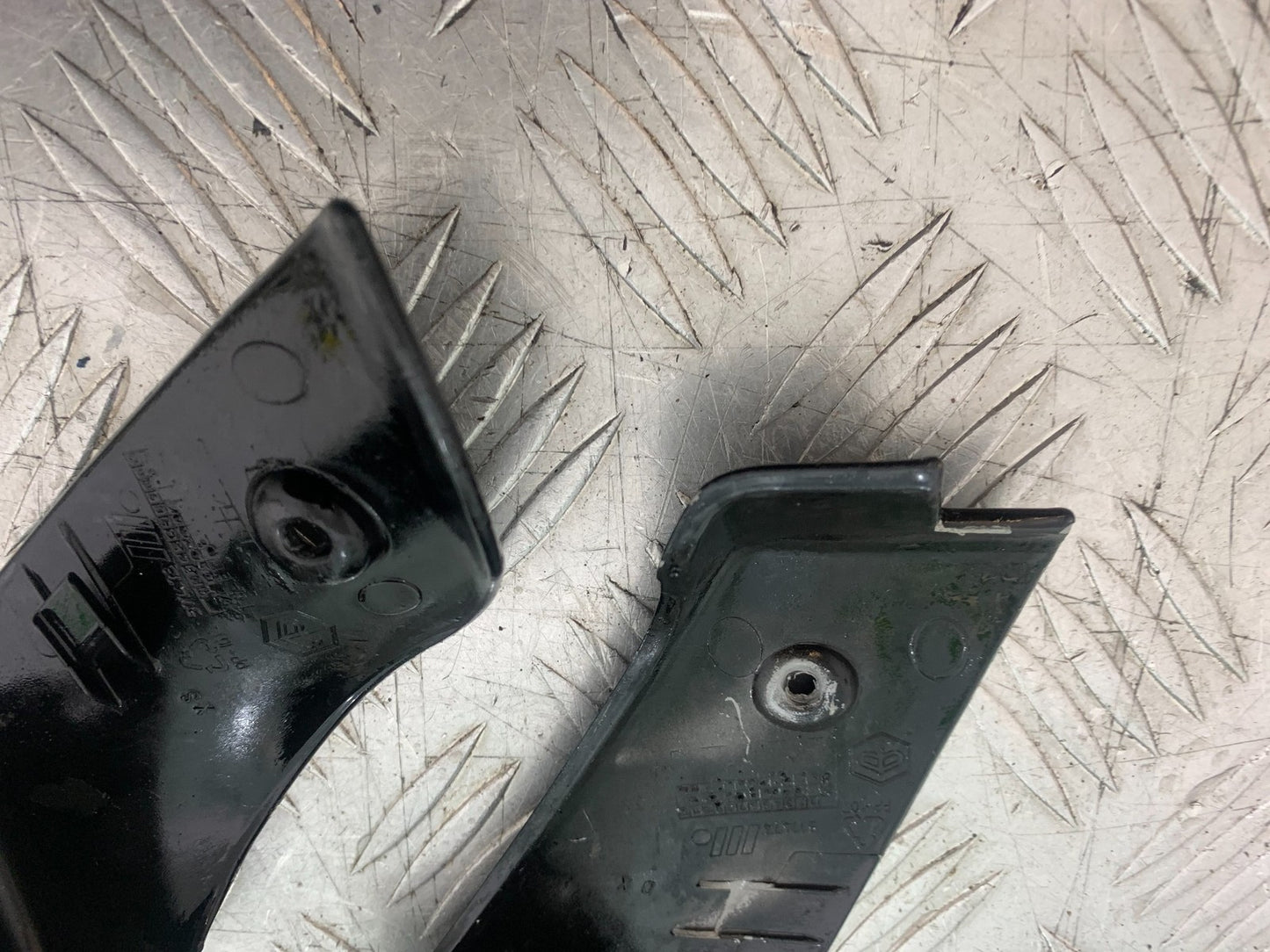 PIAGGIO VESPA GTS 125 LEFT & RIGHT INFILLS  YEAR 2009-14  (CMB1261)