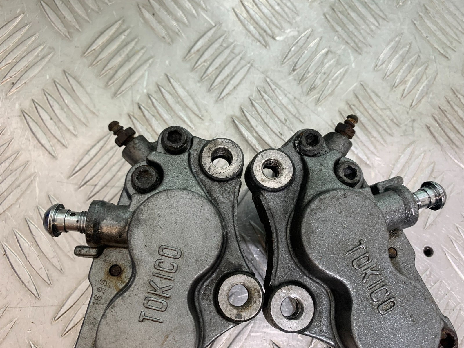 KAWASAKI ZZR1100 D FRONT BRAKE CALIPERS  YEAR 1993-2001 (CMB1189)