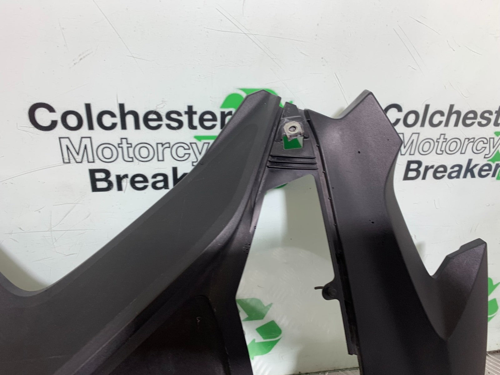 BMW F800 GT LEFT FAIRING PANEL   YEAR 2013-2017 (CMB1248)