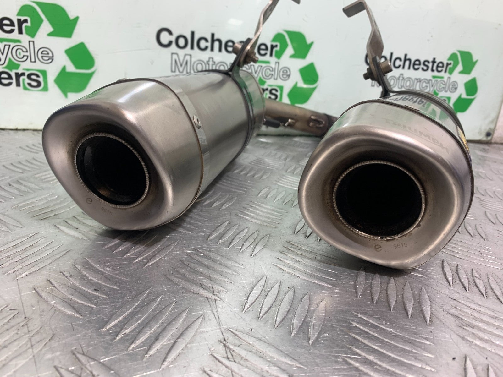 TRIUMPH 675 STREET TRIPLE R ARROW SILENCERS  YEAR 2012 (CMB1221)