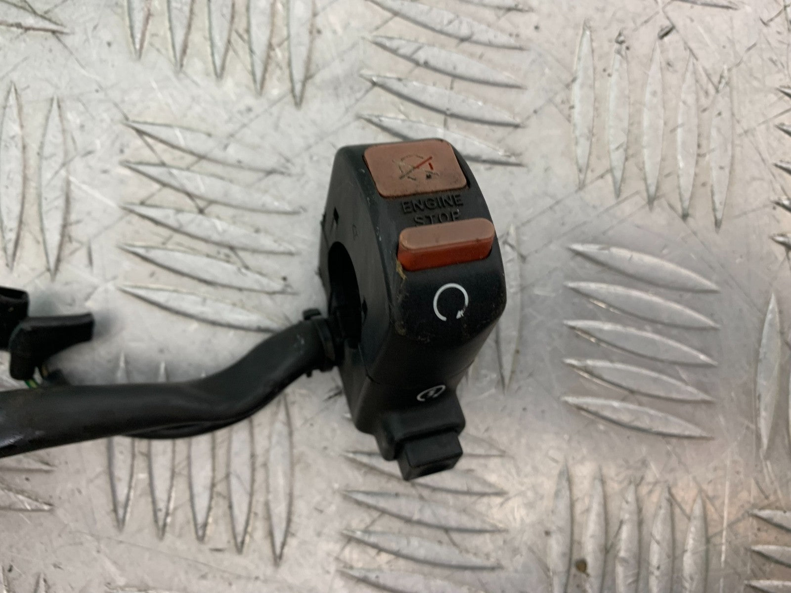 HONDA XL125 VARADERO RIGHT SWITCH GEAR  YEAR 2001-2006  (CMB1304)