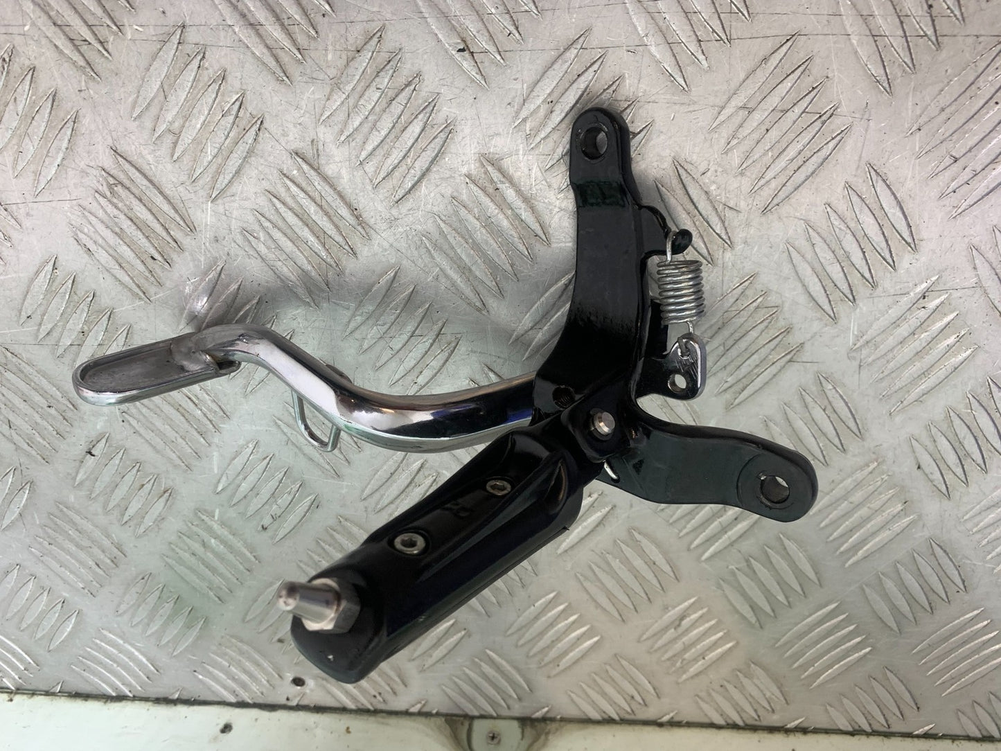 BSA 650 GOLD STAR RIGHT HANGER PEG AND PEDAL    YEAR 2022-2025 (CMB1262)