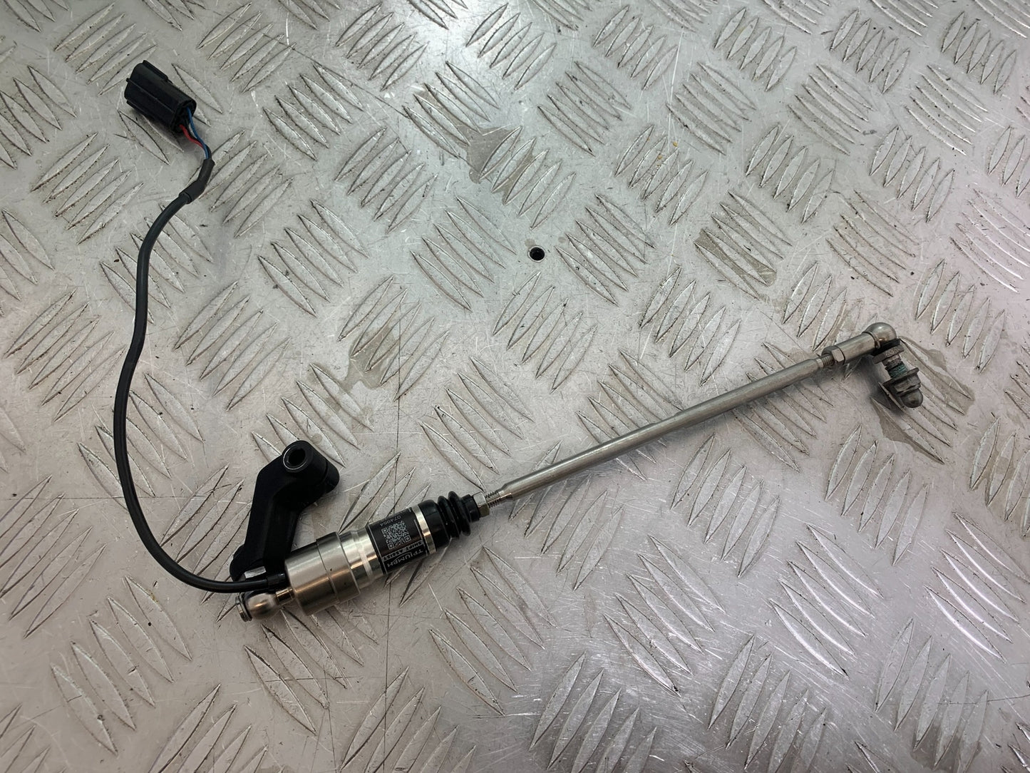 TRIUMPH TRIDENT 660 QIUCK SHIFTER   YEAR 2021-2024 (CMB1148)
