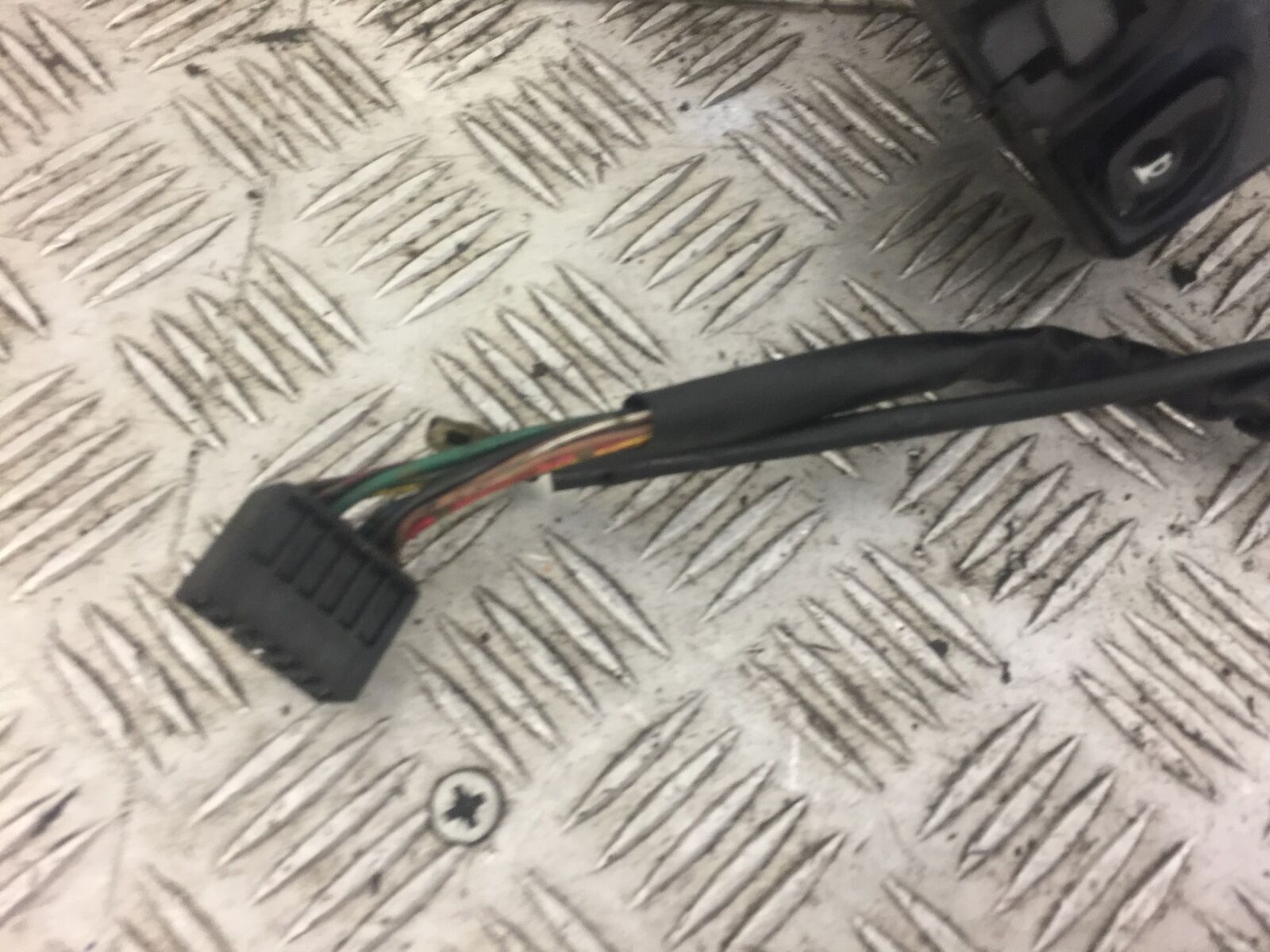 YAMAHA FZ6 LEFT SWITCH GEAR  YEAR 2005 (STOCK 473)