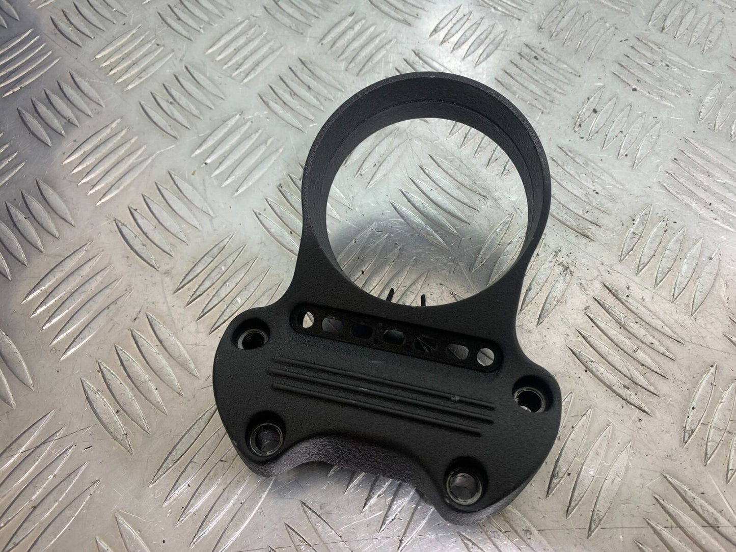 HARLEY DAVIDSON XL883 N IROD SPEEDO MOUNTING BRACKET   YEAR 2020  (CMB1116)