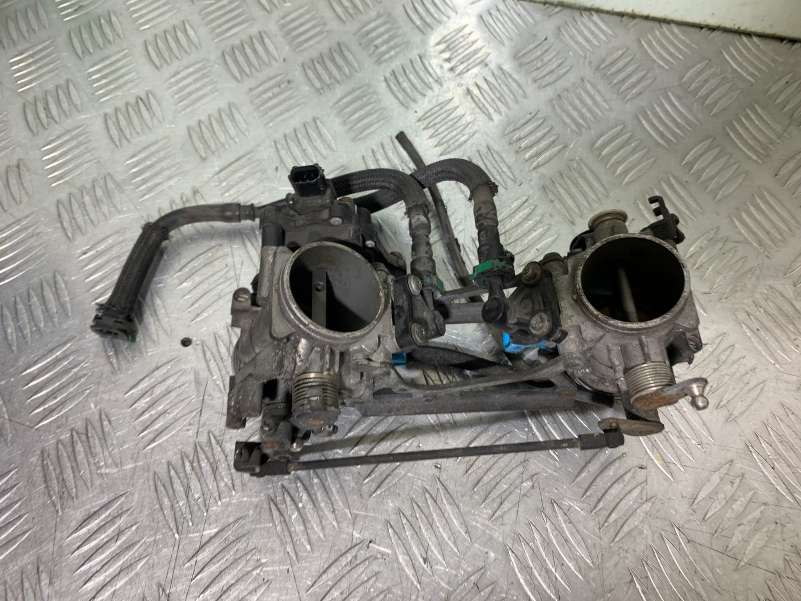 SUZUKI DL1000 V-STROM THROTTLE BODIES   YEAR 2014-2019 (CMB1325)