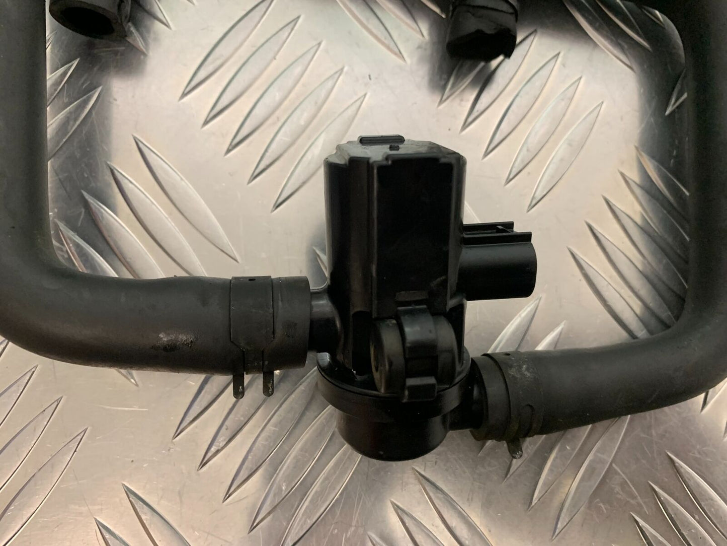 TRIUMPH TIGER 800 XCA AIR VALVE   YEAR 2015-2017 (STOCK 940)
