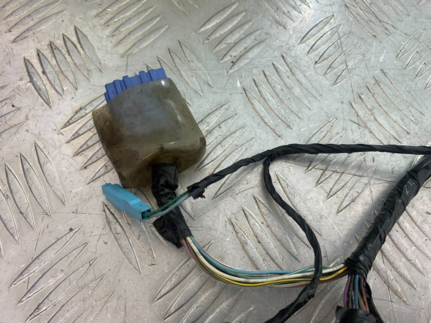HONDA CBR600 CBR 600 RR HEADLIGHT CLOCKS WIRING LOOM YEAR 2003-2004 CMB1173)