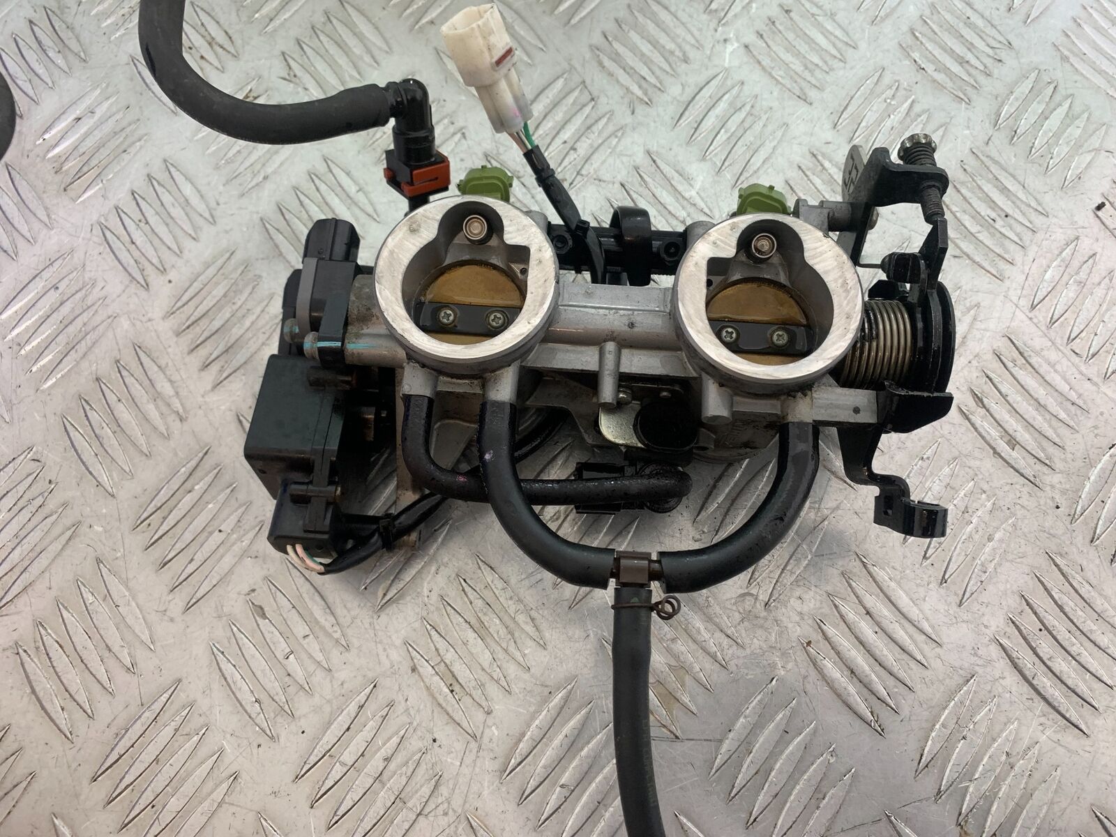 KAWASAKI Z650 ER650 KNFAN THROTTLE BODIES  YEAR 2022-2024 (CMB1112)