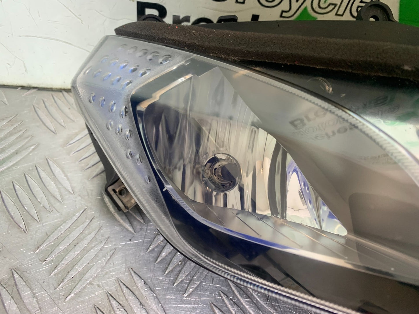 APRILIA RSV4 FACTORY HEADLIGHT   YEAR 2009-2012 (CMB1224)