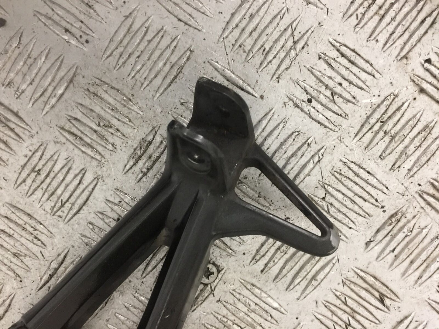 YAMAHA MT09 MT-09 RIGHT REAR HANGER  YEAR 2018 (STOCK 906)
