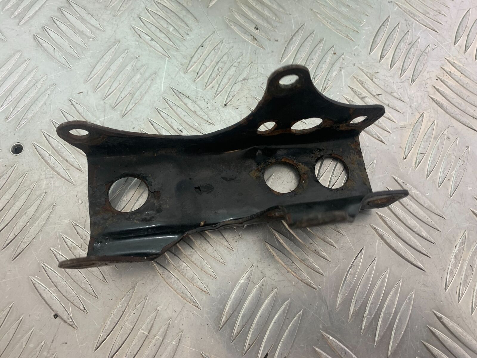 HERALD CLASSIC 125 ENGINE MOUNTING BRACKET  YEAR 2014 (CMB1058)
