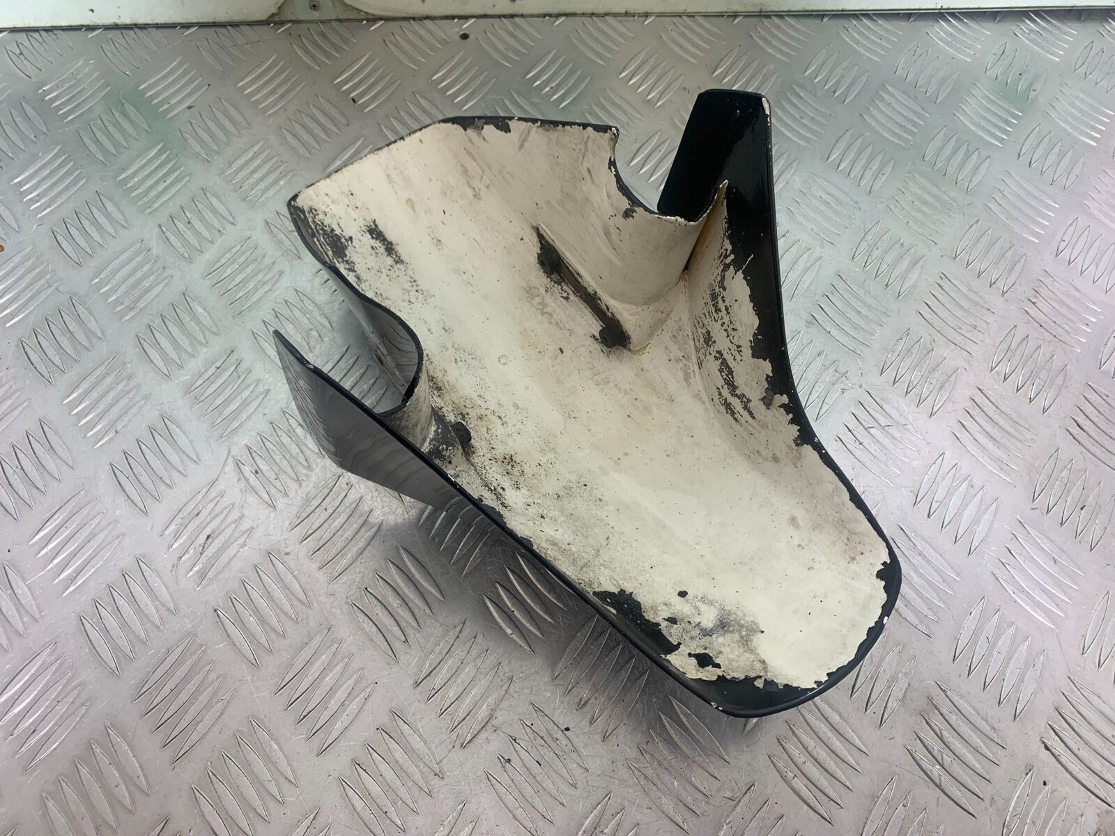 HONDA VFR400 VFR 400 NC21 FRONT MUDGUARD  YEAR 1986-87 (CMB1043)