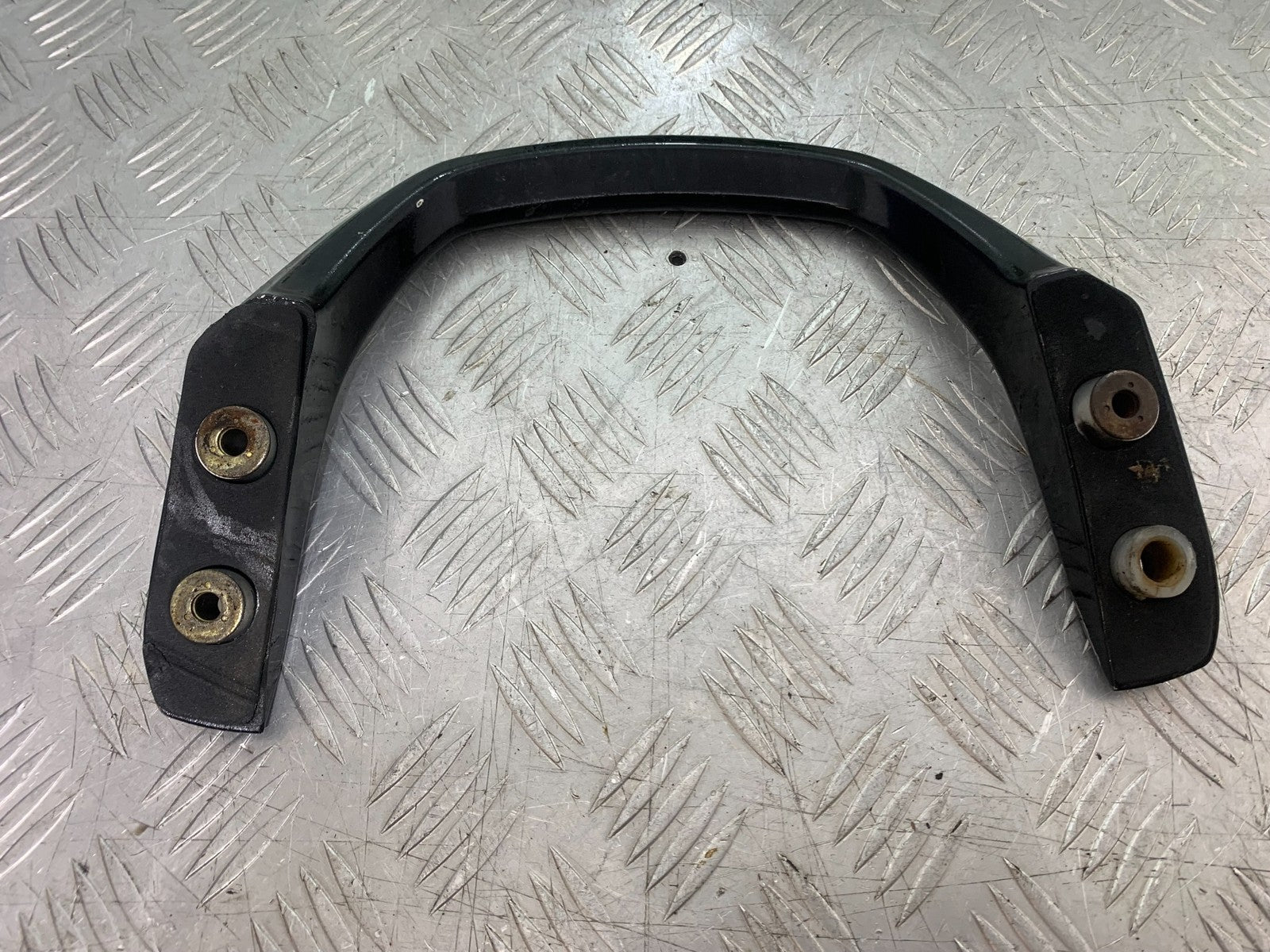 YAMAHA FZS600 FAZER 600 GRAB RAIL  YEAR 1998-2001 (CMB1267)