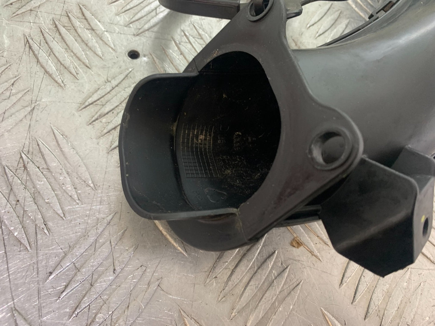 APRILIA RSV4 FACTORY RIGHT AIR TUBE   YEAR 2009-2012 (CMB1224)