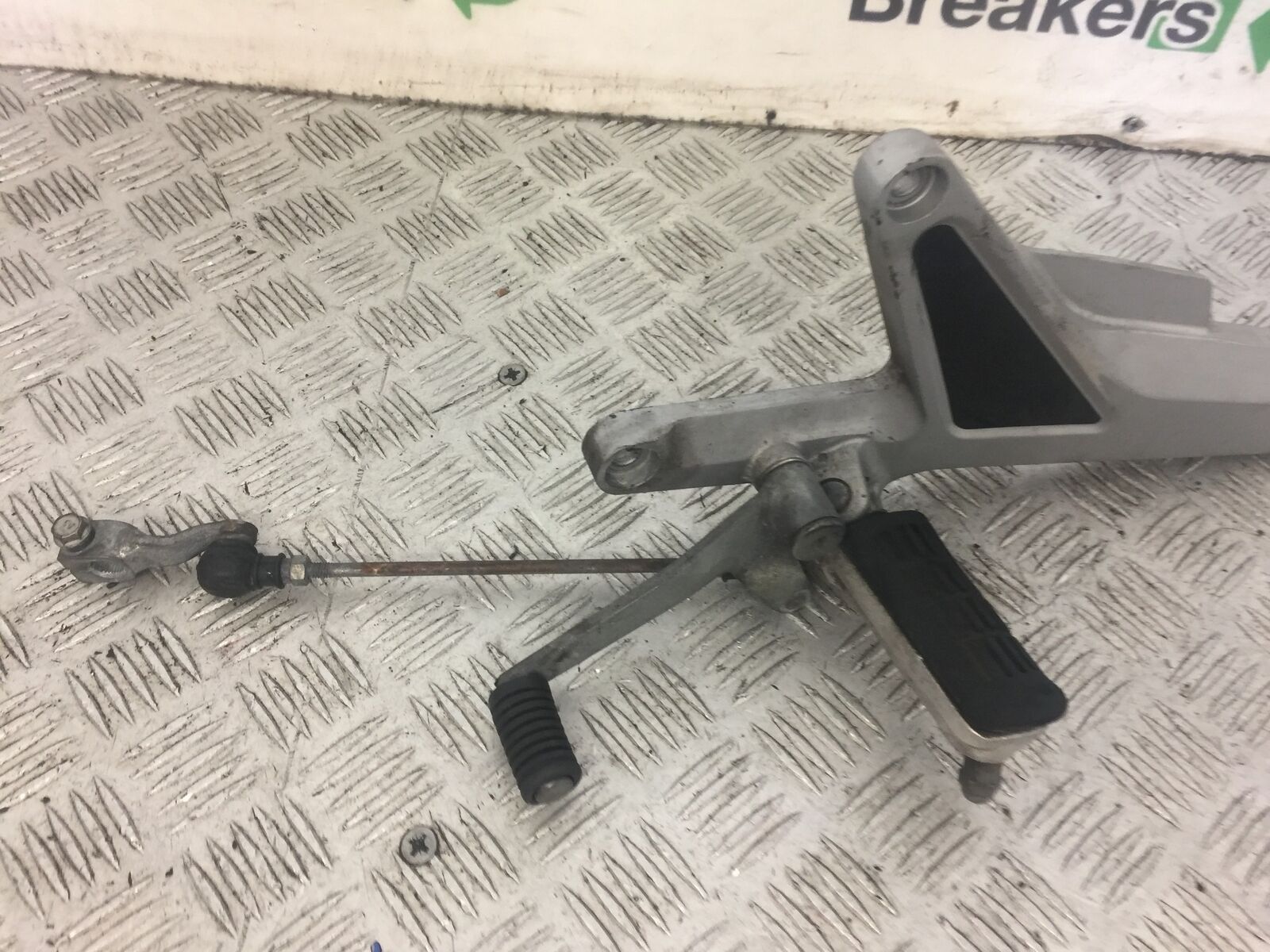 HONDA CB900 CB 900 HORNET LEFT HANGER  YEAR 2002-06 (STOCK 633)