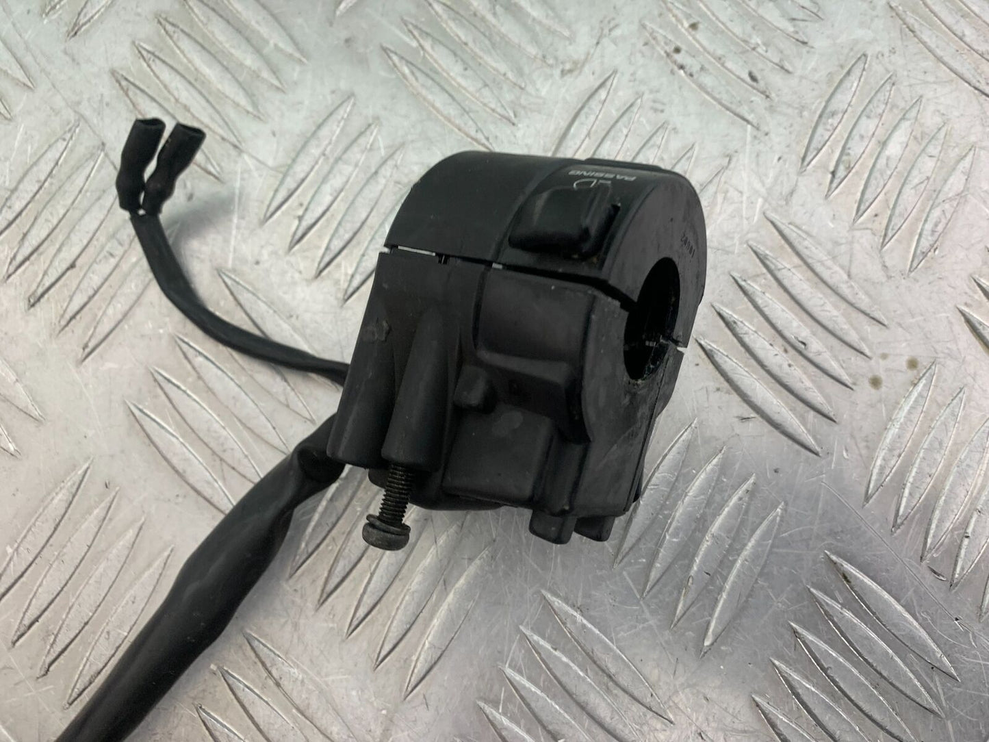 HONDA CBR1100 BLACKBIRD LEFT SWITCH GEAR  YEAR 1999-2005  (CMB1103)