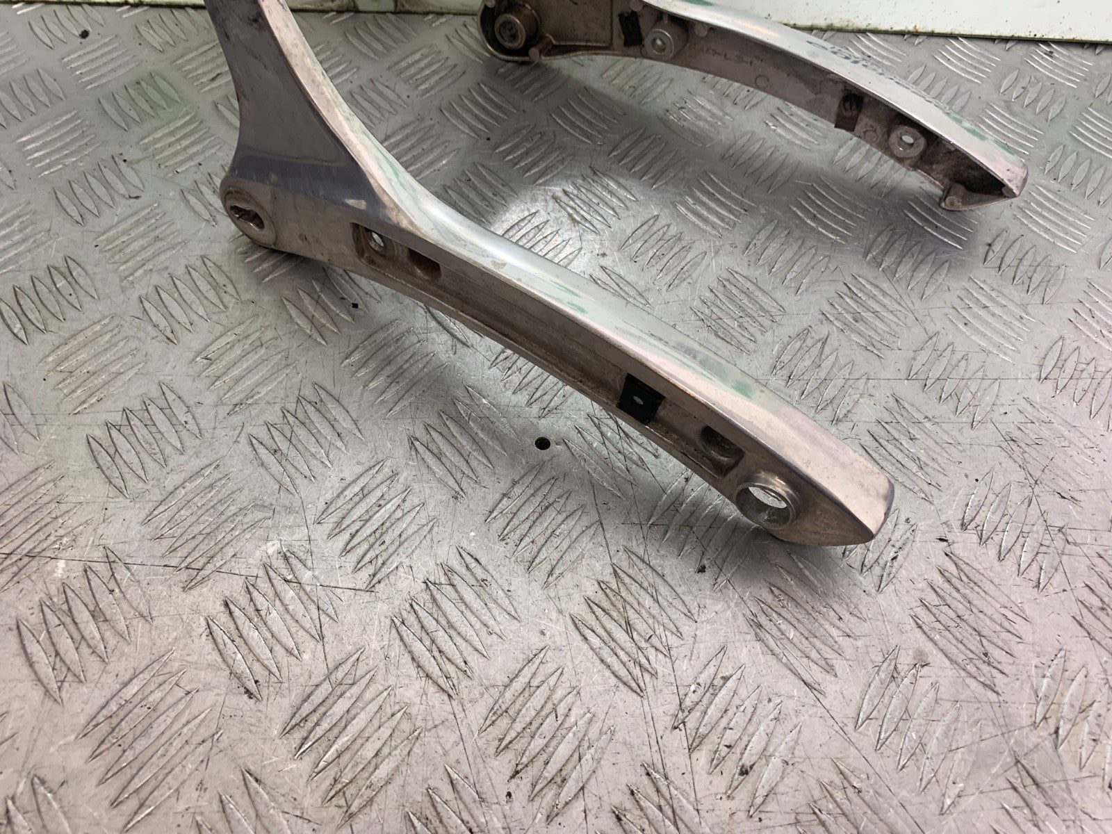 HONDA VT700 VT 700 SHADOW BACK REST  YEAR 1984-85 (CMB1328)