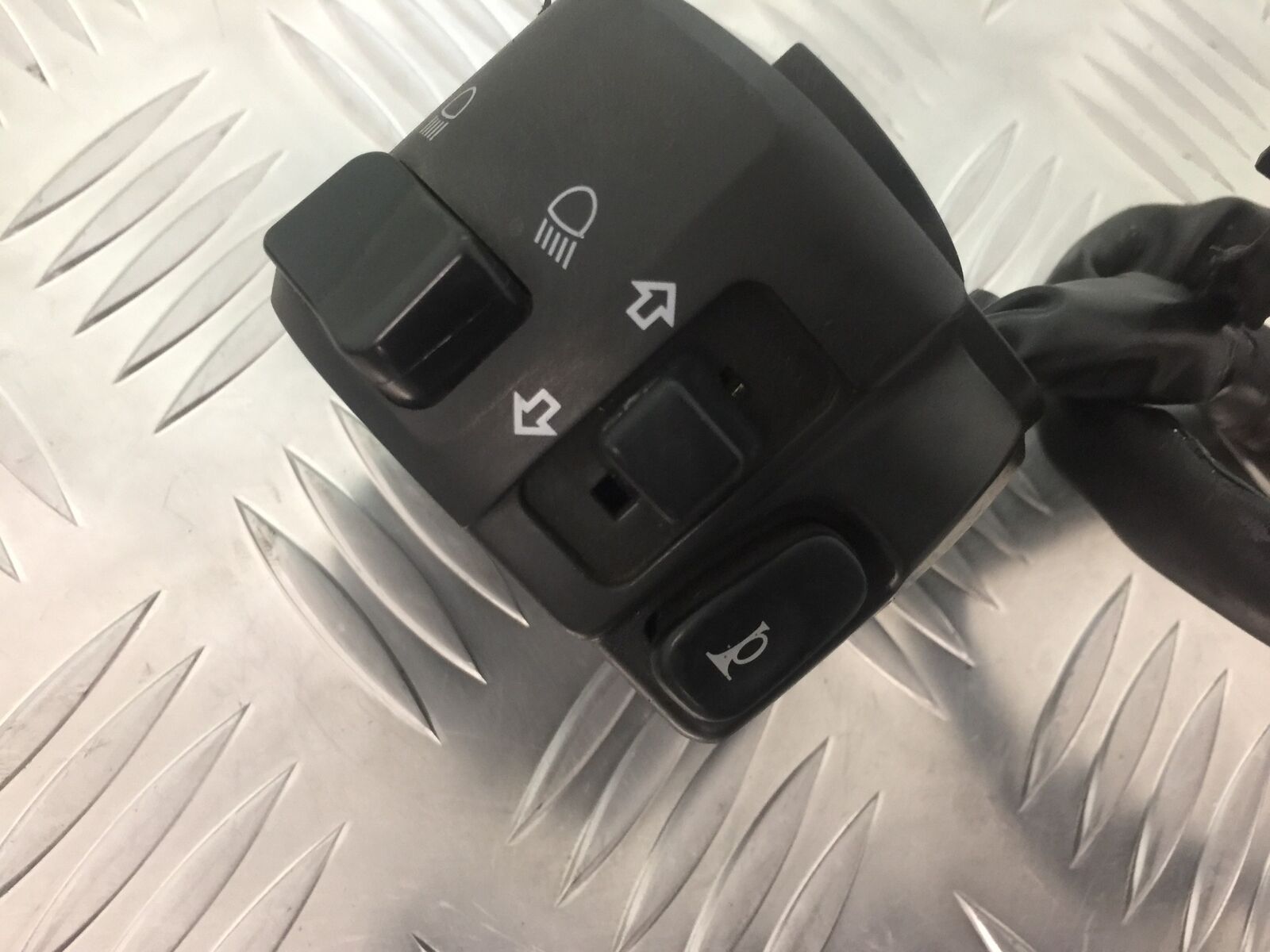 KAWASAKI ZX12R ZX12 R LEFT SWITCH GEAR   YEAR 2000 (STOCK 913)
