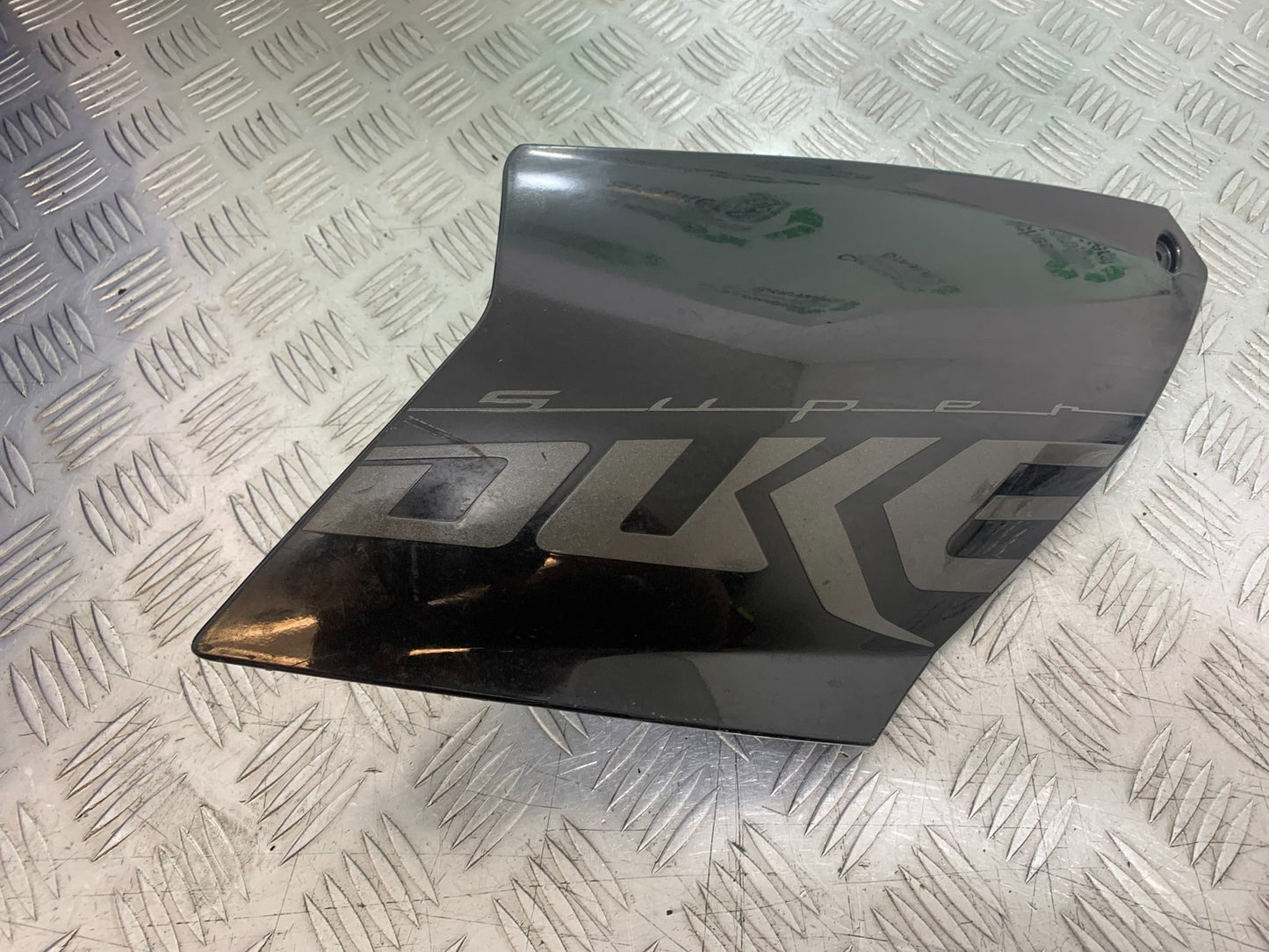 KTM 990 SUPER DUKE LEFT TANK PANEL YEAR 2007-2011  (CMB1207)