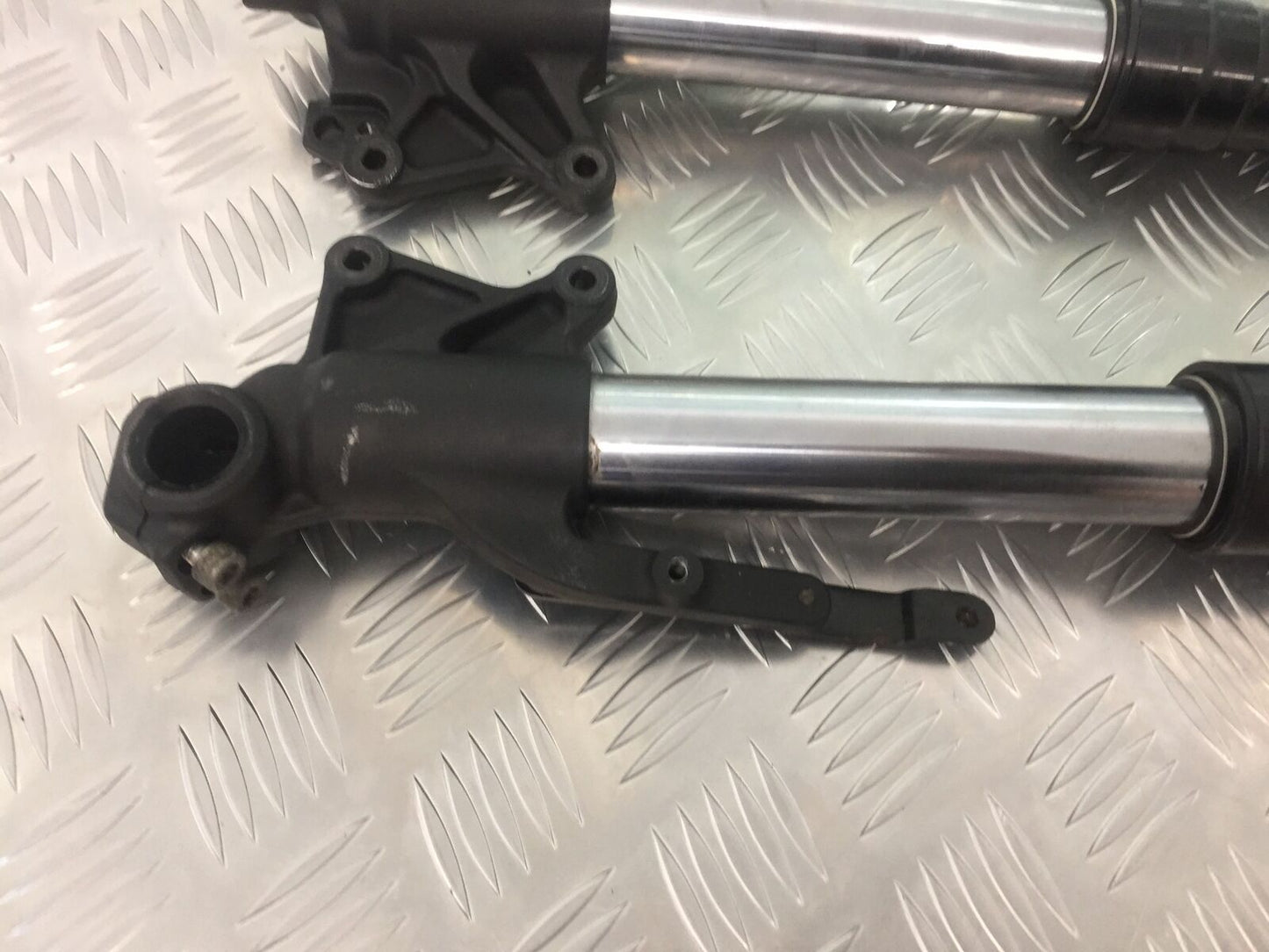 TRIUMPH TIGER 800 XRT FORKS (BENT) YEAR 2015-2017  (STOCK 920)