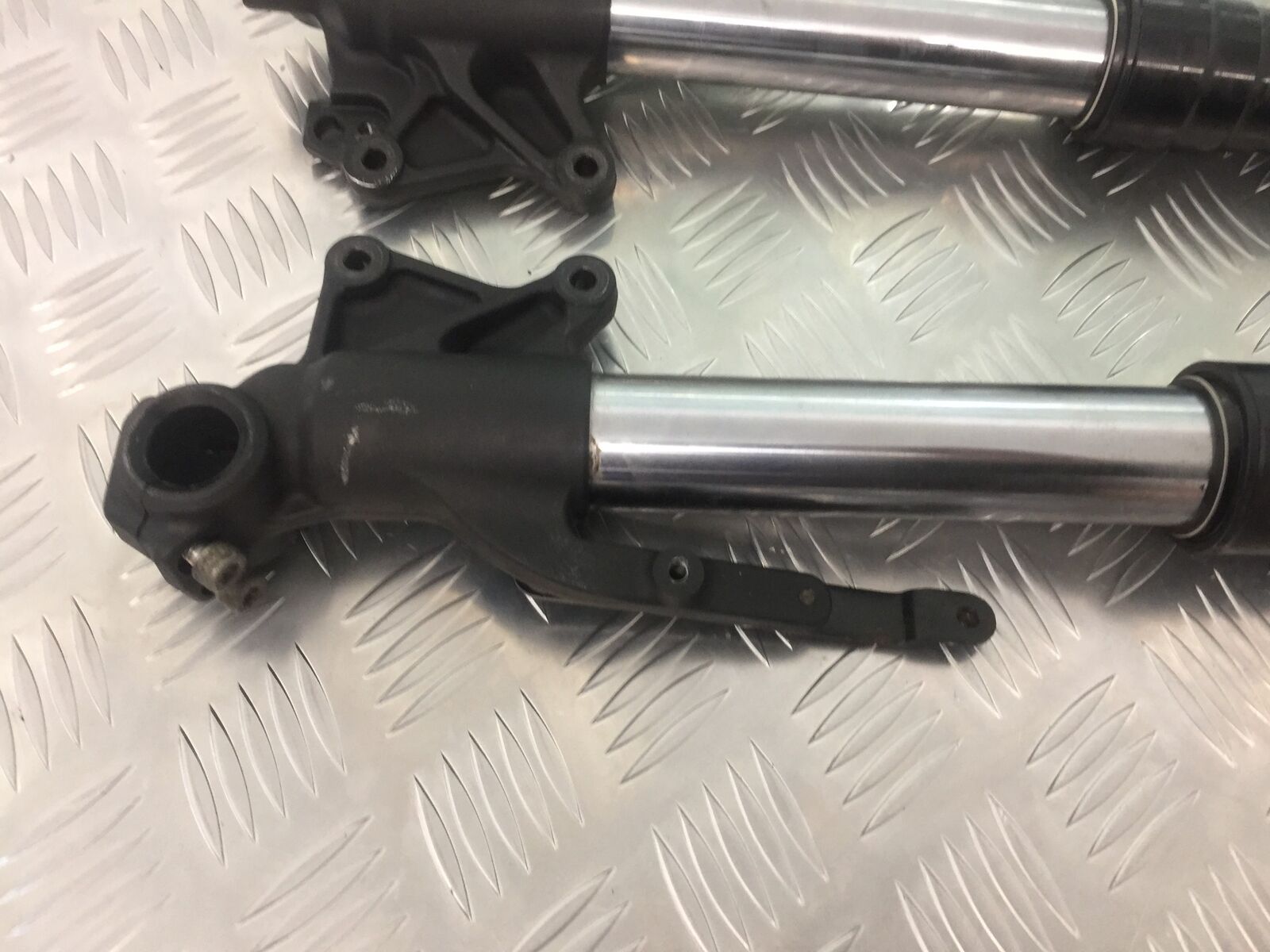 TRIUMPH TIGER 800 XRT FORKS (BENT) YEAR 2015-2017  (STOCK 920)